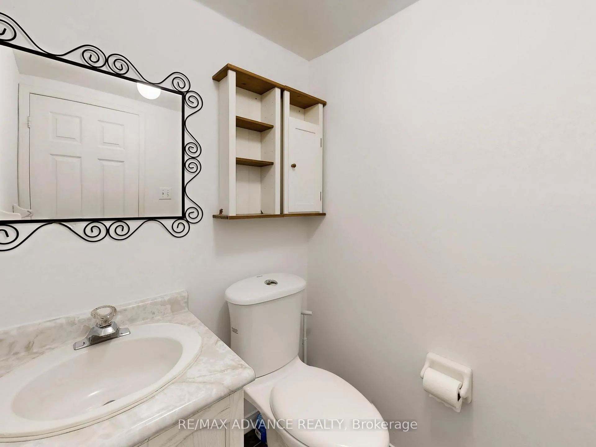 Photo 11 of 67 Kelso Crescent, Vaughan, Maple — HOMEH