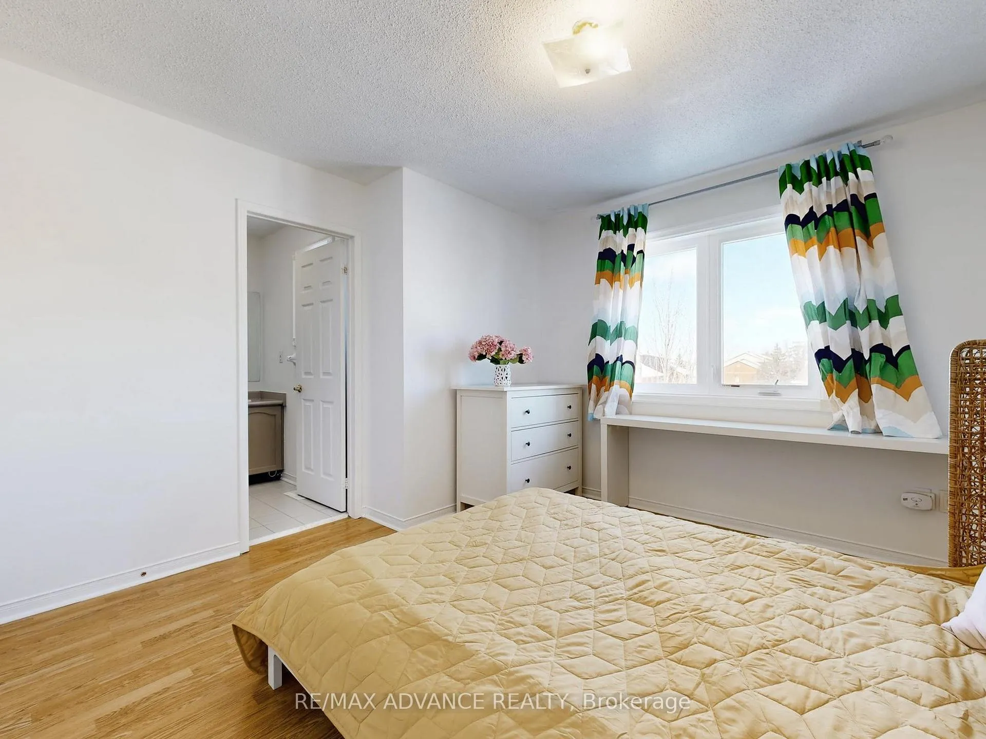 Photo 14 of 67 Kelso Crescent, Vaughan, Maple — HOMEH