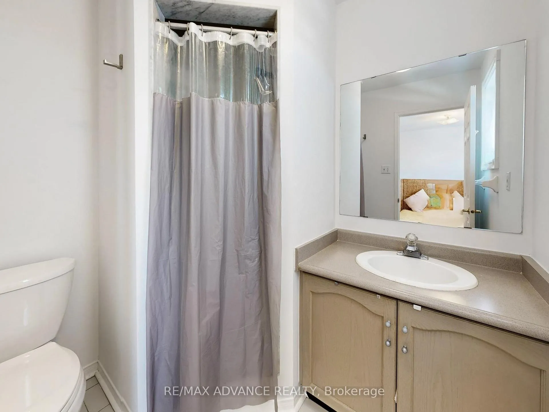 Photo 15 of 67 Kelso Crescent, Vaughan, Maple — HOMEH