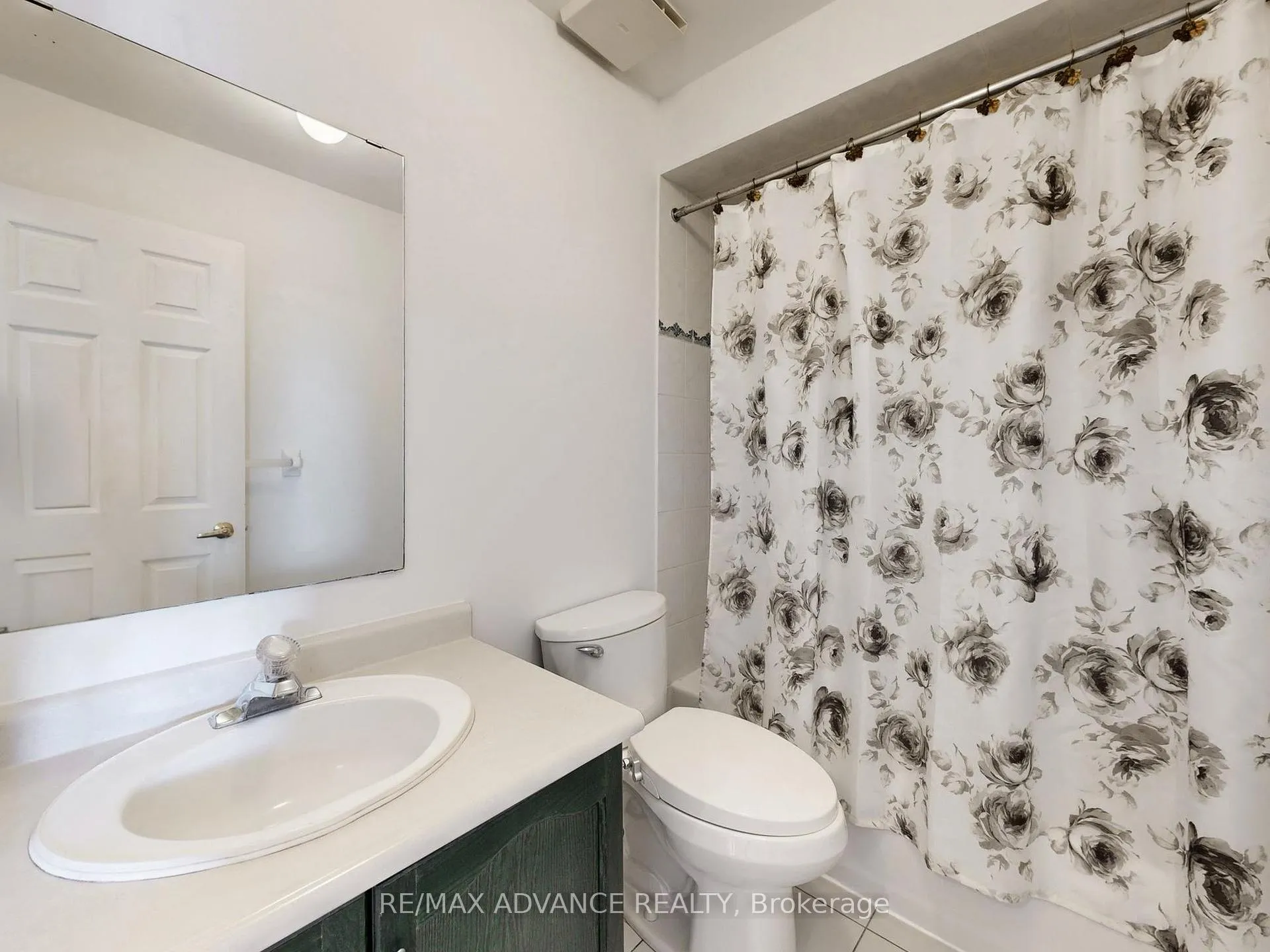 Photo 20 of 67 Kelso Crescent, Vaughan, Maple — HOMEH