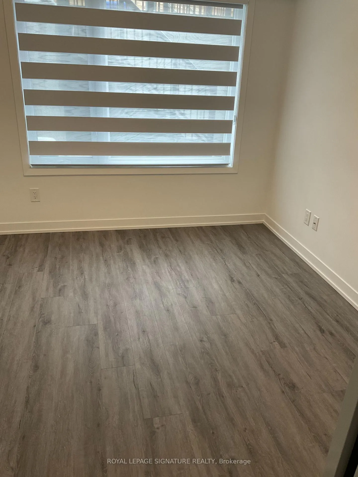 Photo 6 of Unit 4, 16 Marquette Avenue, Toronto, Englemount-Lawrence — HOMEH