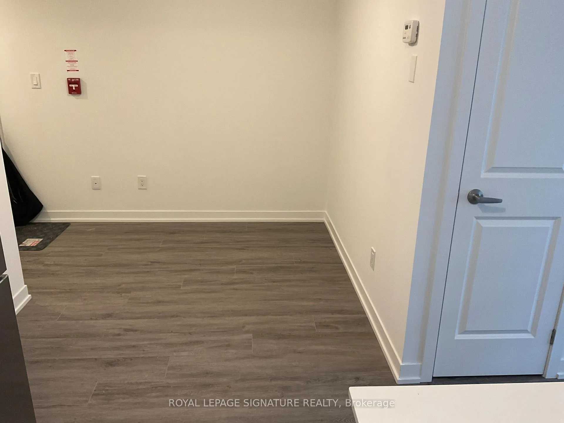Photo 7 of Unit 4, 16 Marquette Avenue, Toronto, Englemount-Lawrence — HOMEH