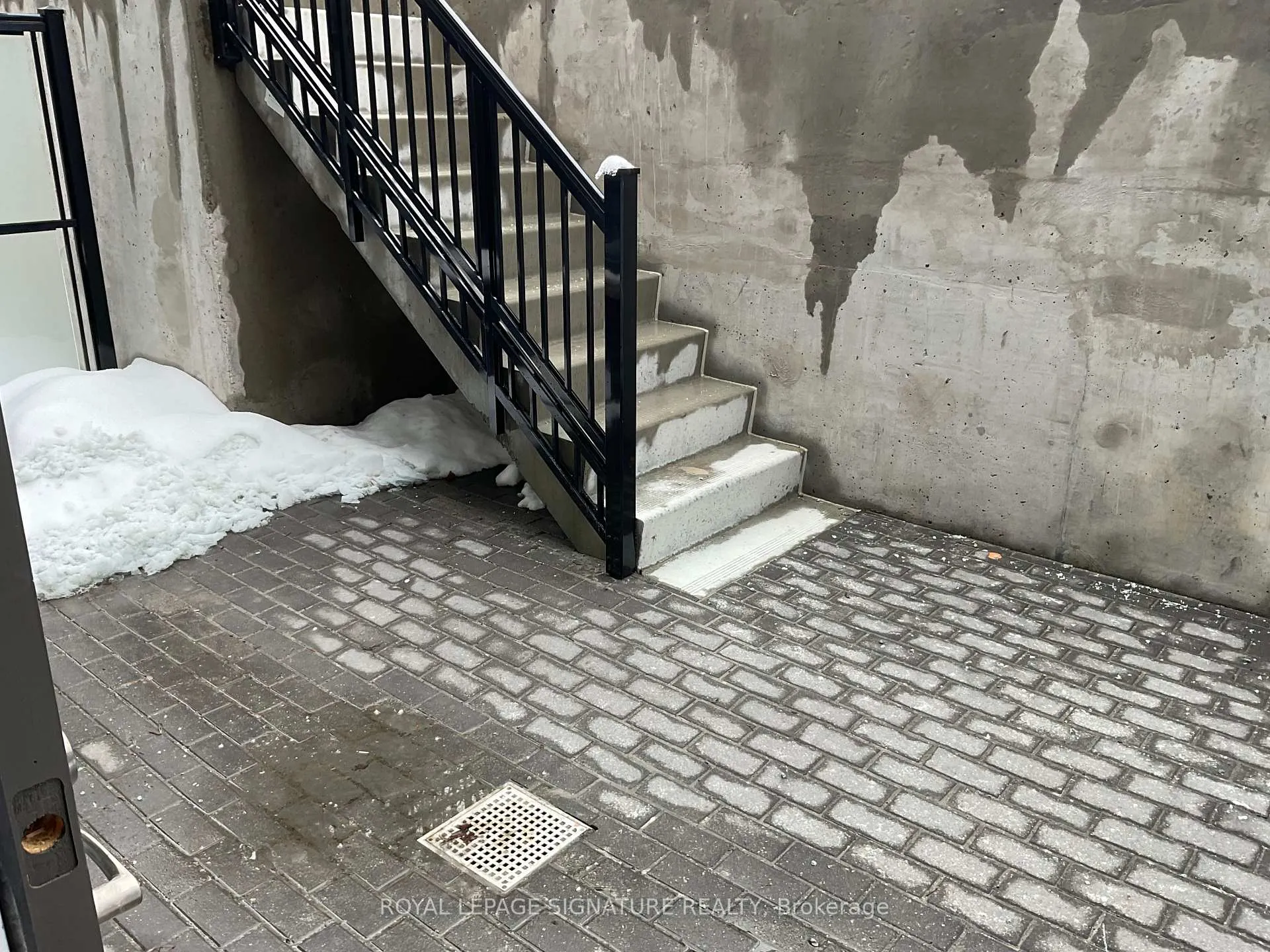 Photo 10 of Unit 4, 16 Marquette Avenue, Toronto, Englemount-Lawrence — HOMEH
