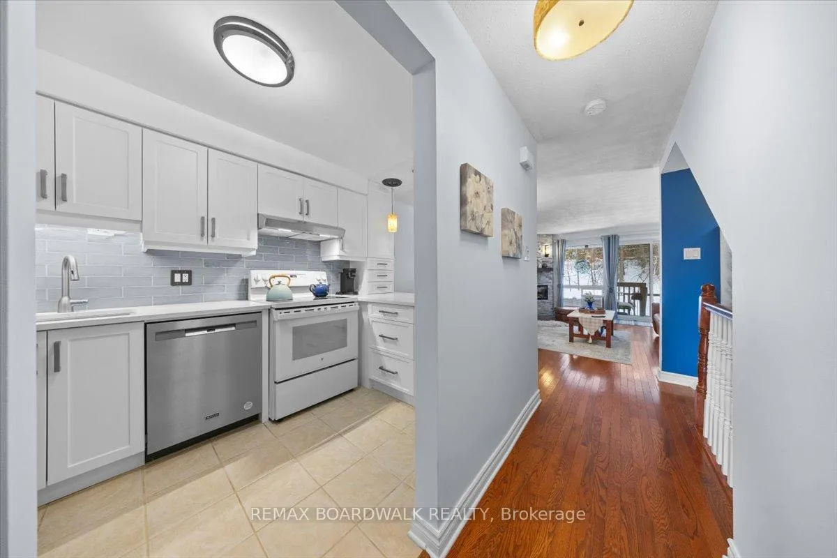 Photo 5 of Unit 6623A, 6623 Bilberry Drive, Ottawa, Convent Glen North — HOMEH