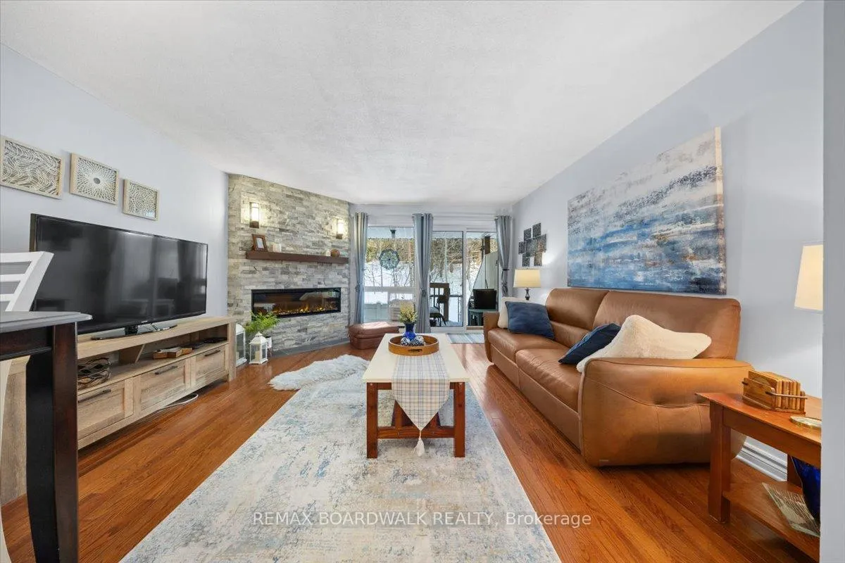 Photo 12 of Unit 6623A, 6623 Bilberry Drive, Ottawa, Convent Glen North — HOMEH