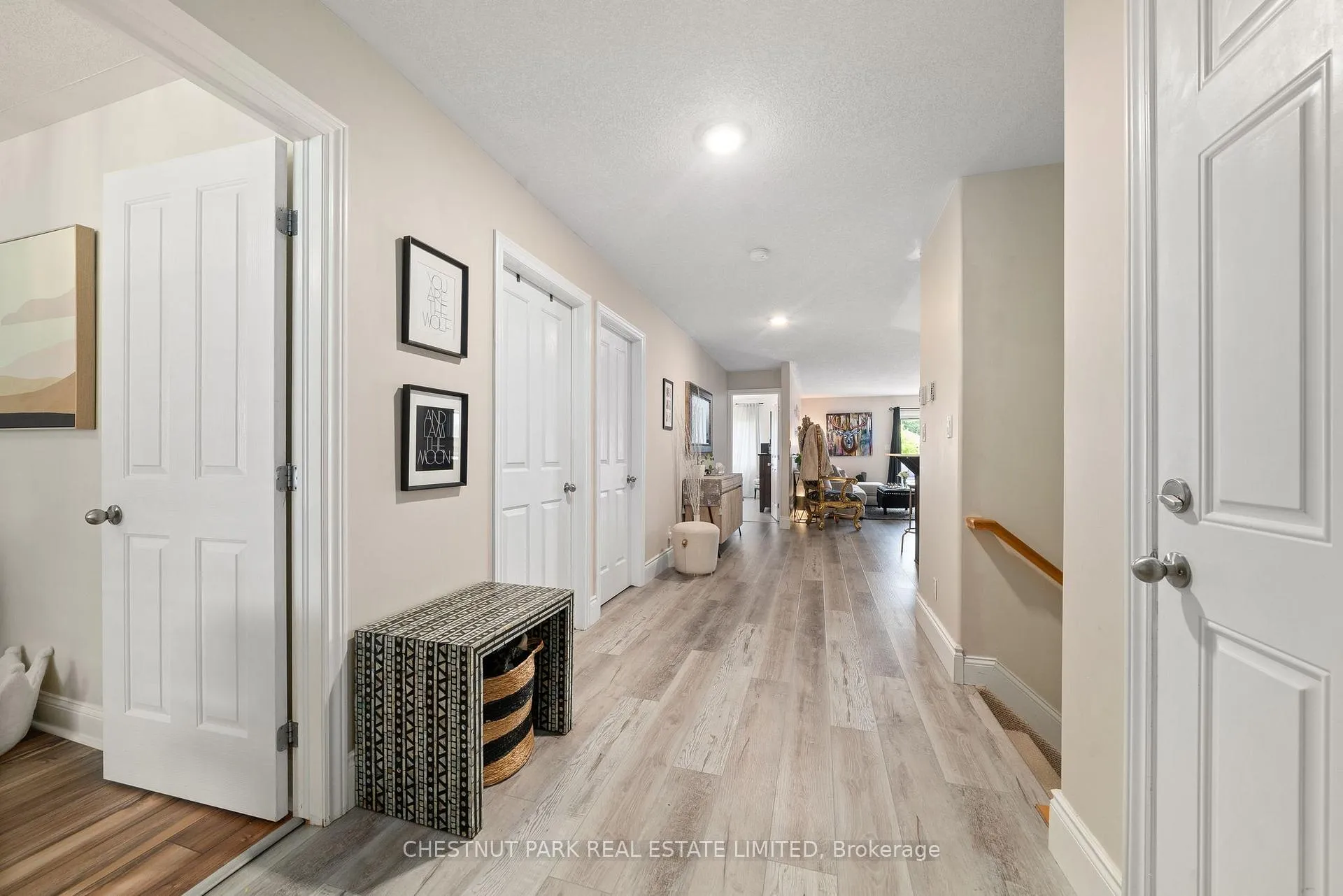 Photo 4 of 140 Islandview Drive, Loyalist, Amherstview — HOMEH