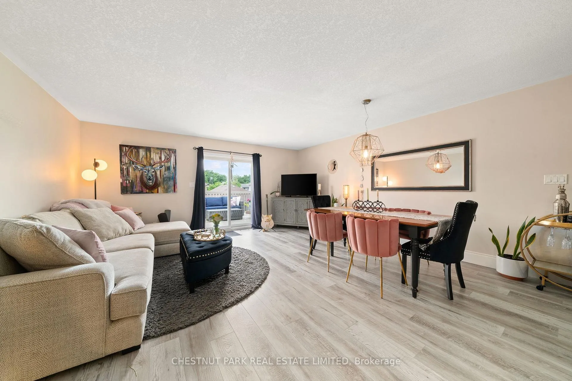 Photo 6 of 140 Islandview Drive, Loyalist, Amherstview — HOMEH