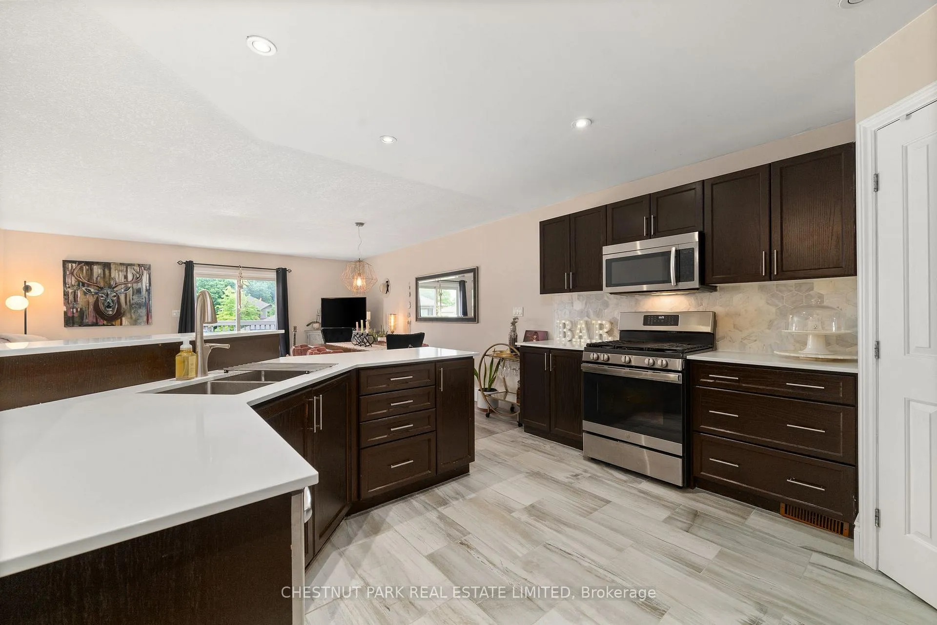 Photo 9 of 140 Islandview Drive, Loyalist, Amherstview — HOMEH