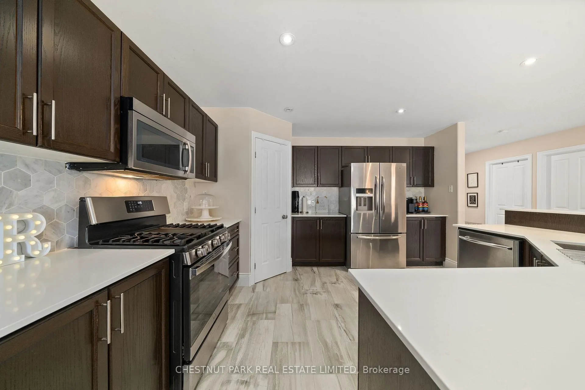 Photo 14 of 140 Islandview Drive, Loyalist, Amherstview — HOMEH