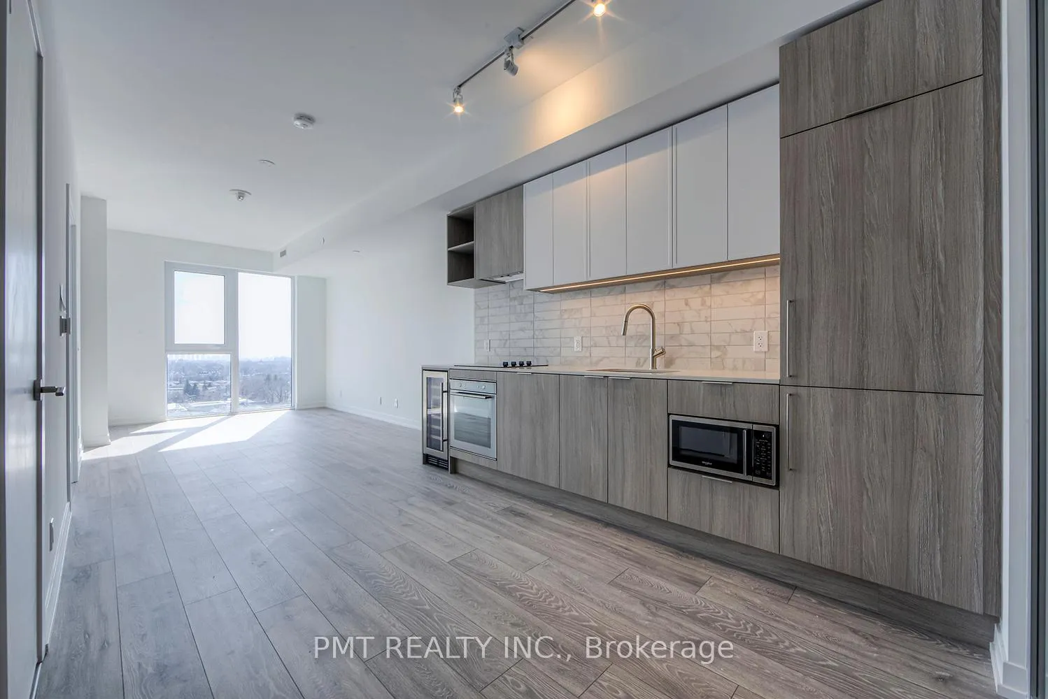 Photo 3 of Unit 1703, 2020 Bathurst Street, Toronto, Humewood-Cedarvale — HOMEH