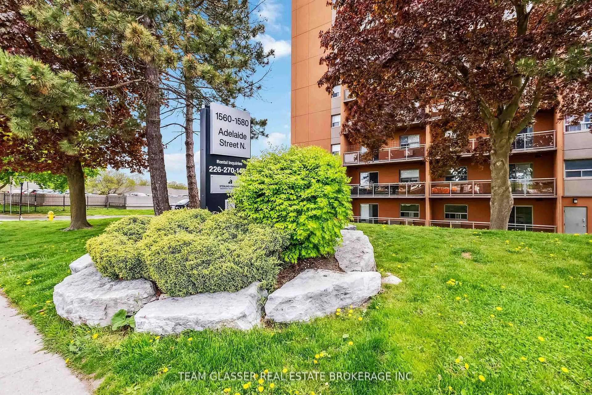 Front of Unit 392, 1580 Adelaide Street N