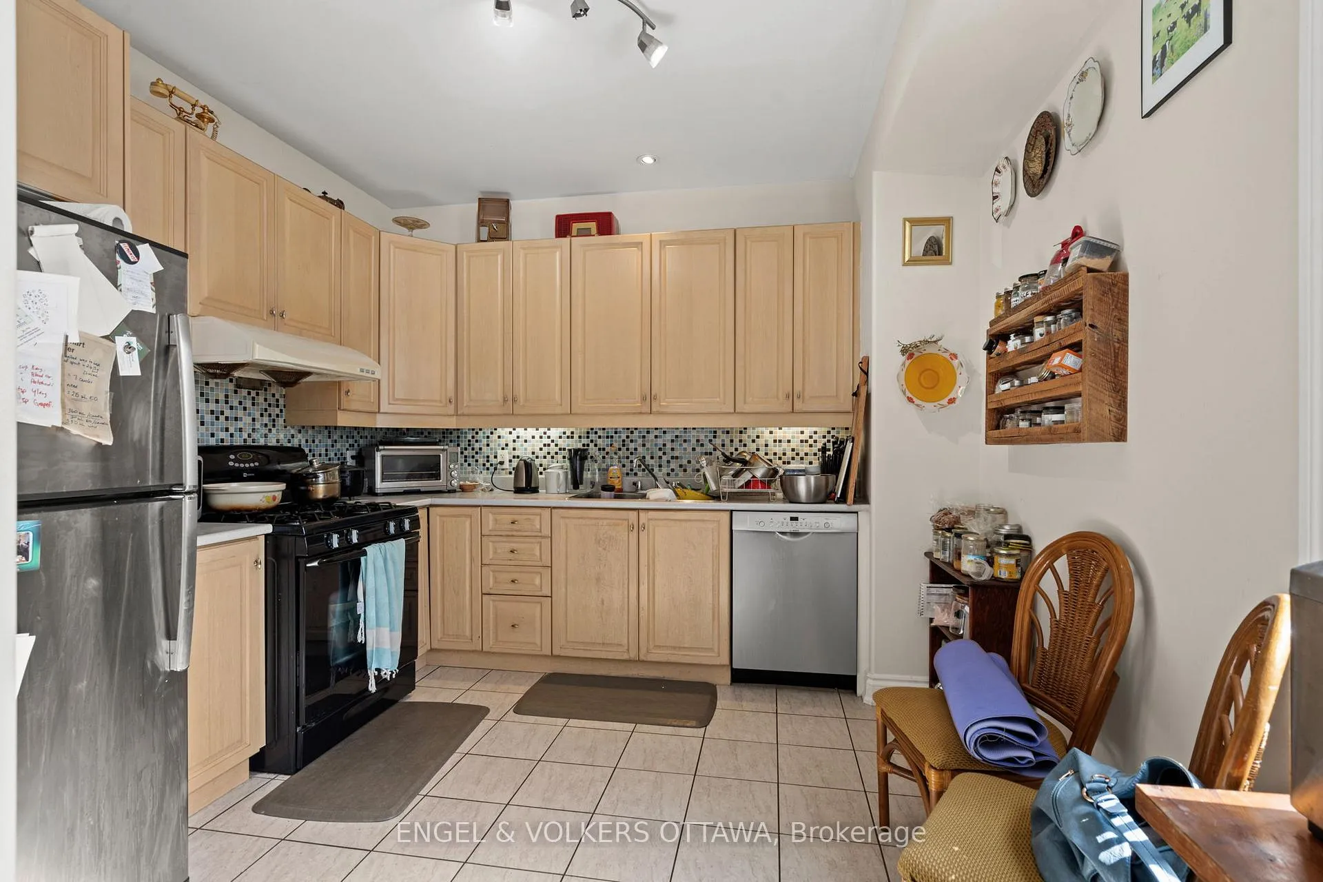 Photo 14 of Unit A & B, 116 Cambridge Street, Ottawa, West Centre Town — HOMEH