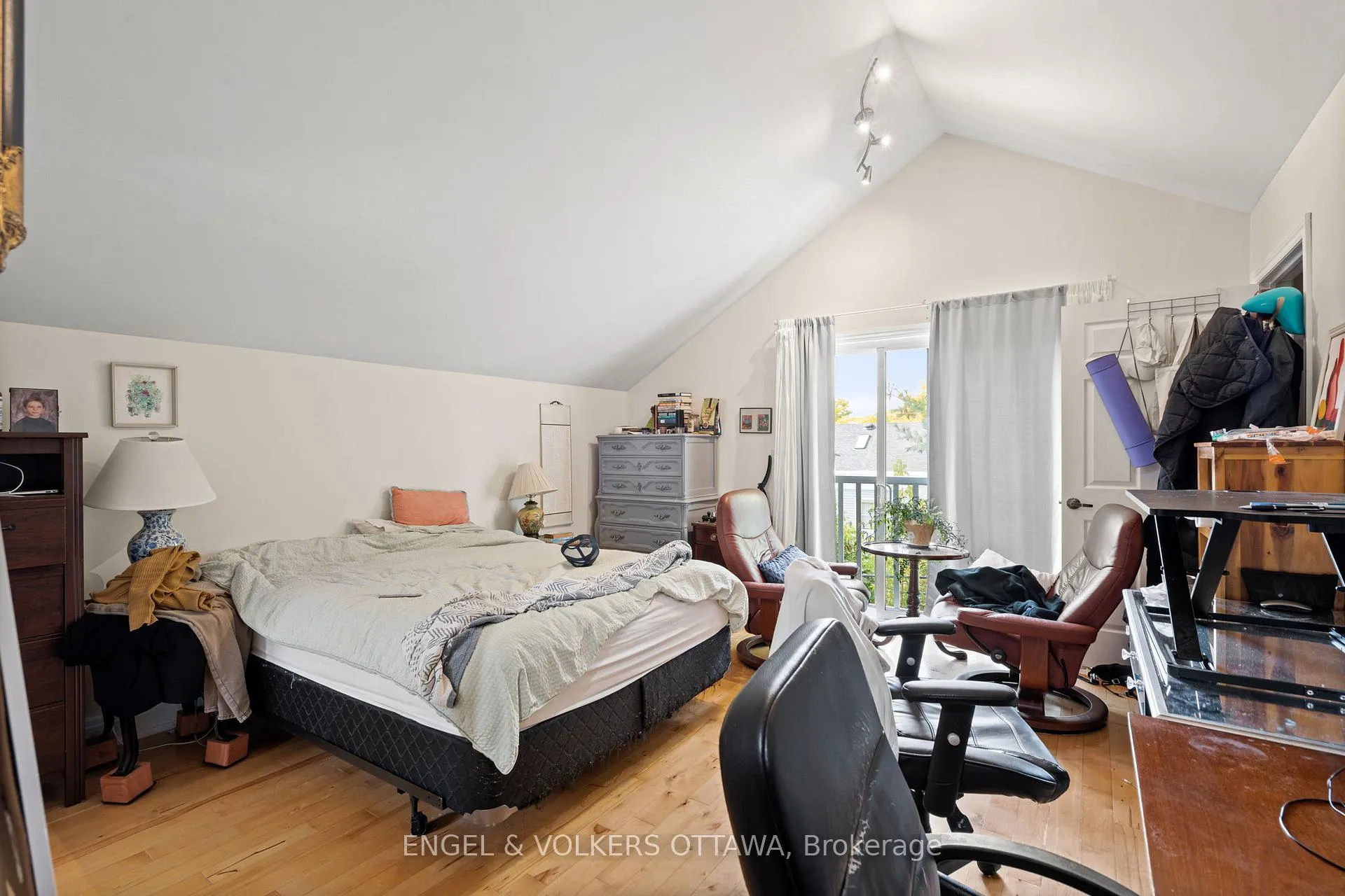 Photo 15 of Unit A & B, 116 Cambridge Street, Ottawa, West Centre Town — HOMEH