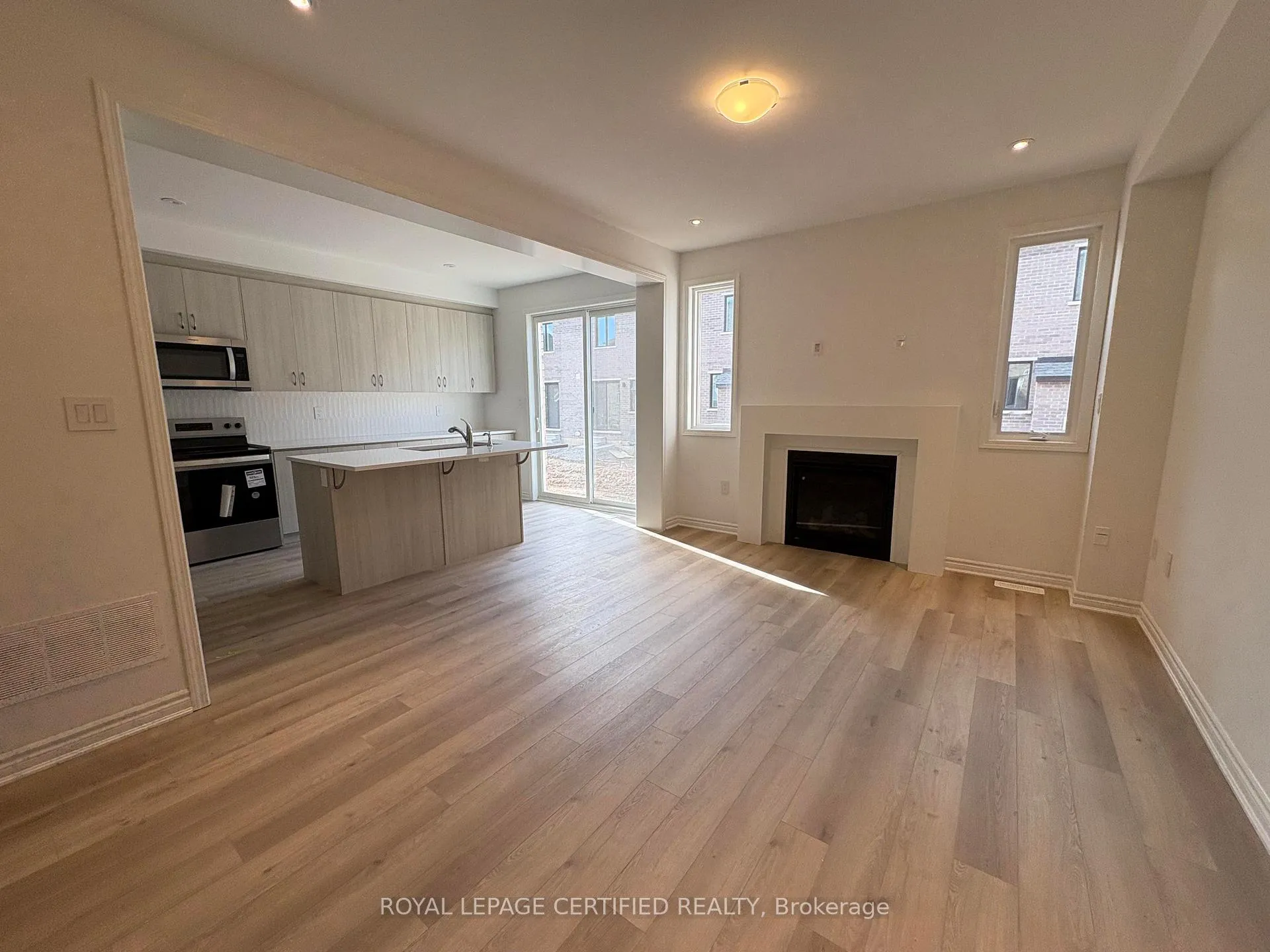 Photo 9 of 1368 Copley Court, Milton, Bowes — HOMEH