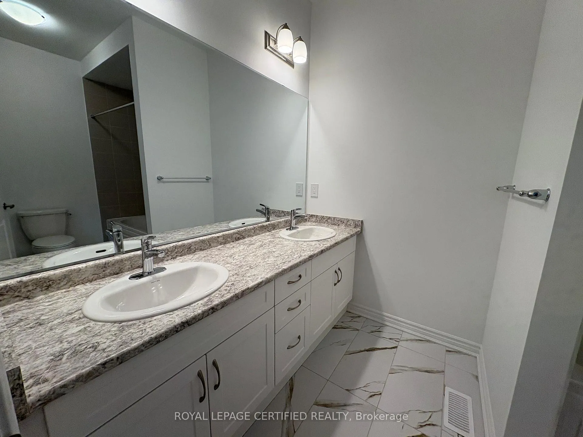Photo 38 of 1368 Copley Court, Milton, Bowes — HOMEH