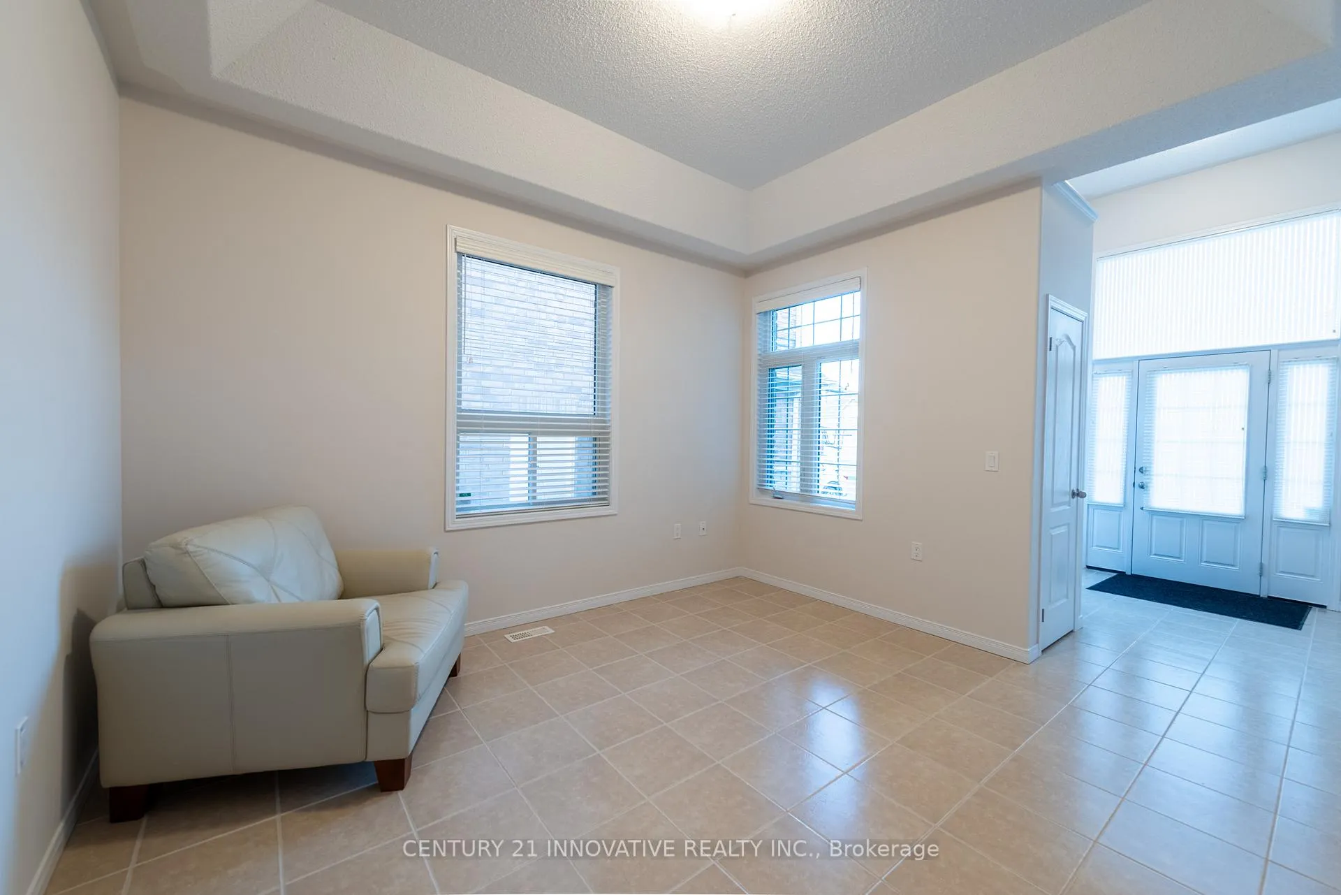 Photo 5 of 941 Avery Avenue, Peterborough, Monaghan Ward 2 — HOMEH
