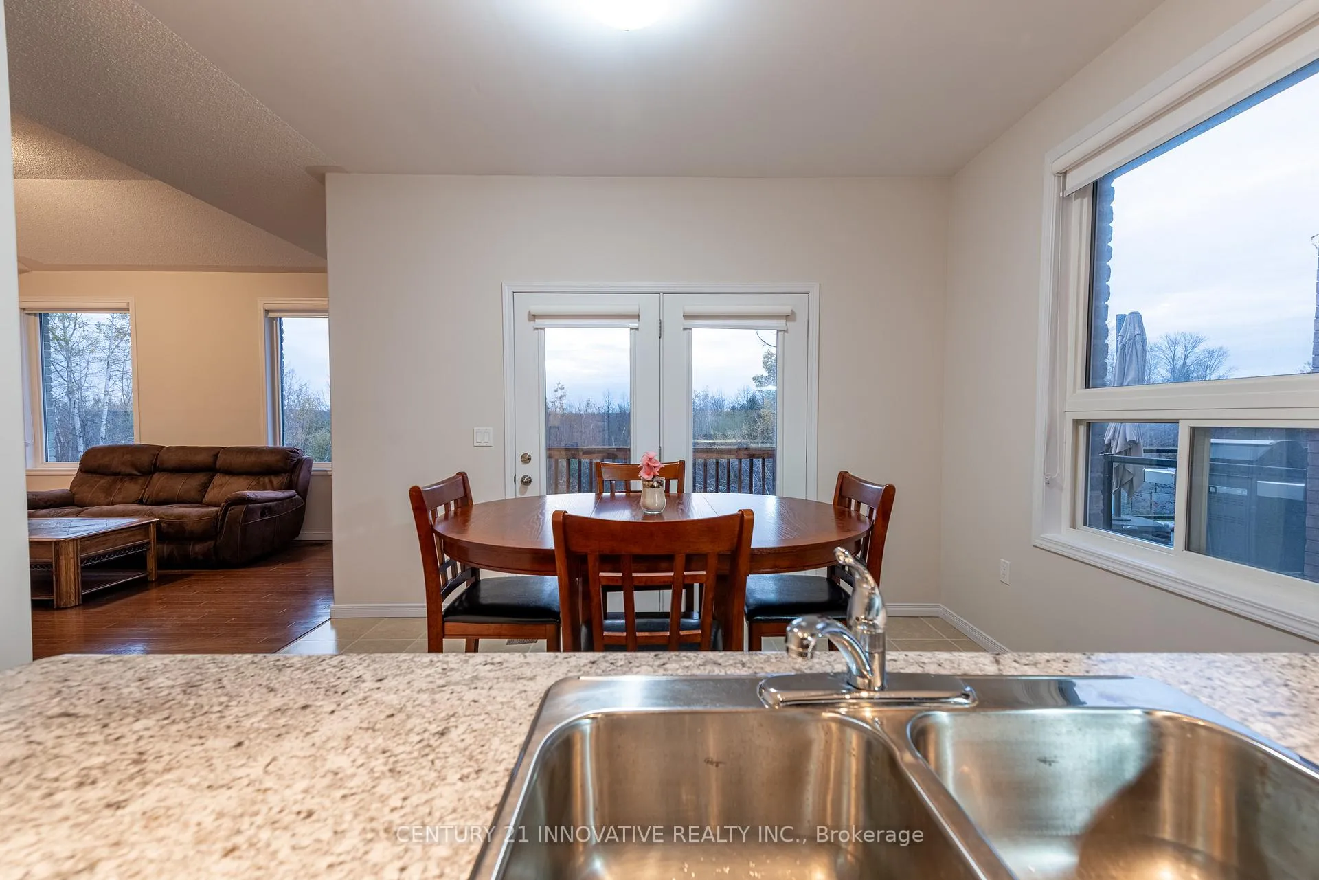 Photo 10 of 941 Avery Avenue, Peterborough, Monaghan Ward 2 — HOMEH