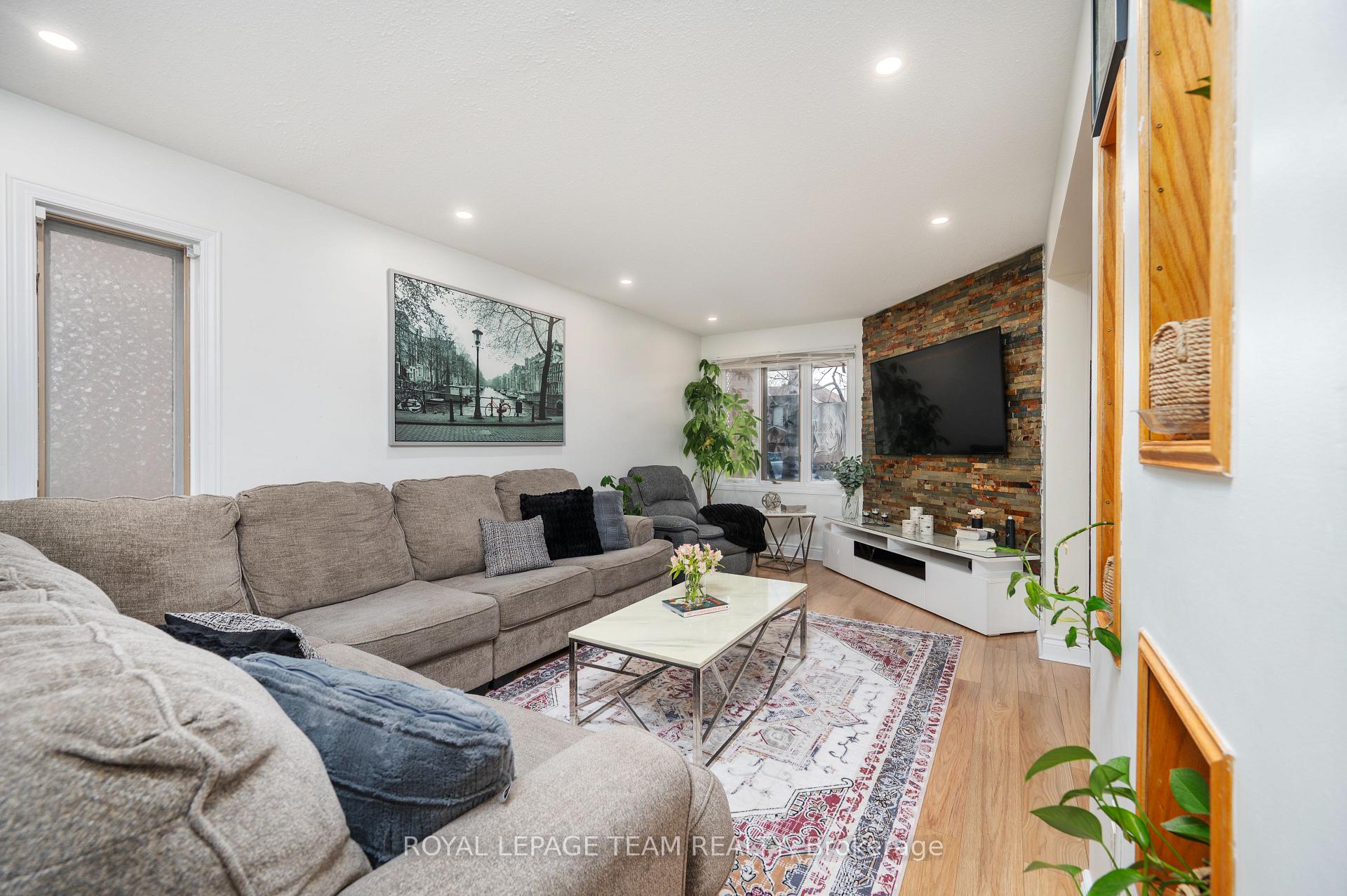 Photo 7 of 53 Havenhurst Crescent, Ottawa, Hunt Club Park/Greenboro — HOMEH