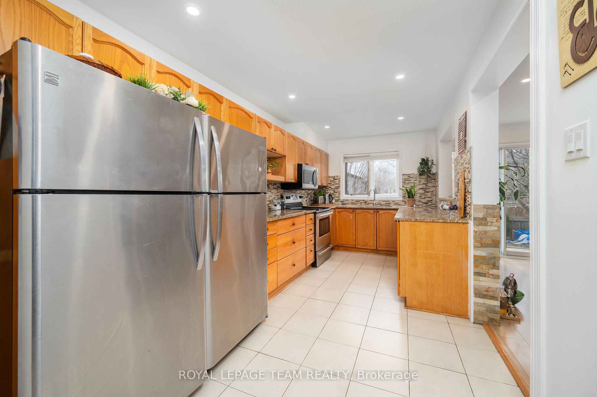 Photo 12 of 53 Havenhurst Crescent, Ottawa, Hunt Club Park/Greenboro — HOMEH