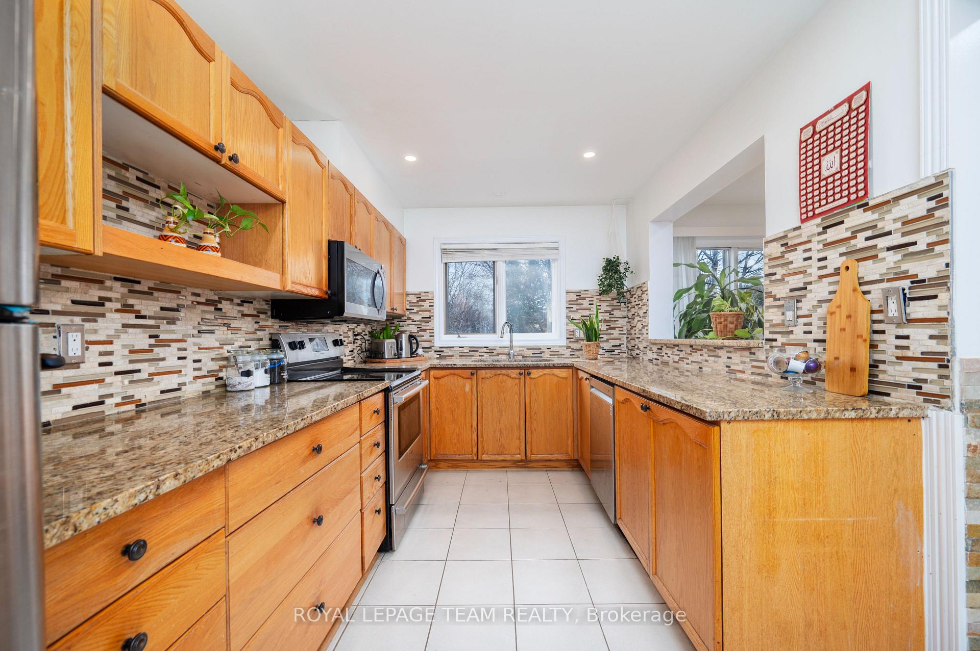 Photo 13 of 53 Havenhurst Crescent, Ottawa, Hunt Club Park/Greenboro — HOMEH