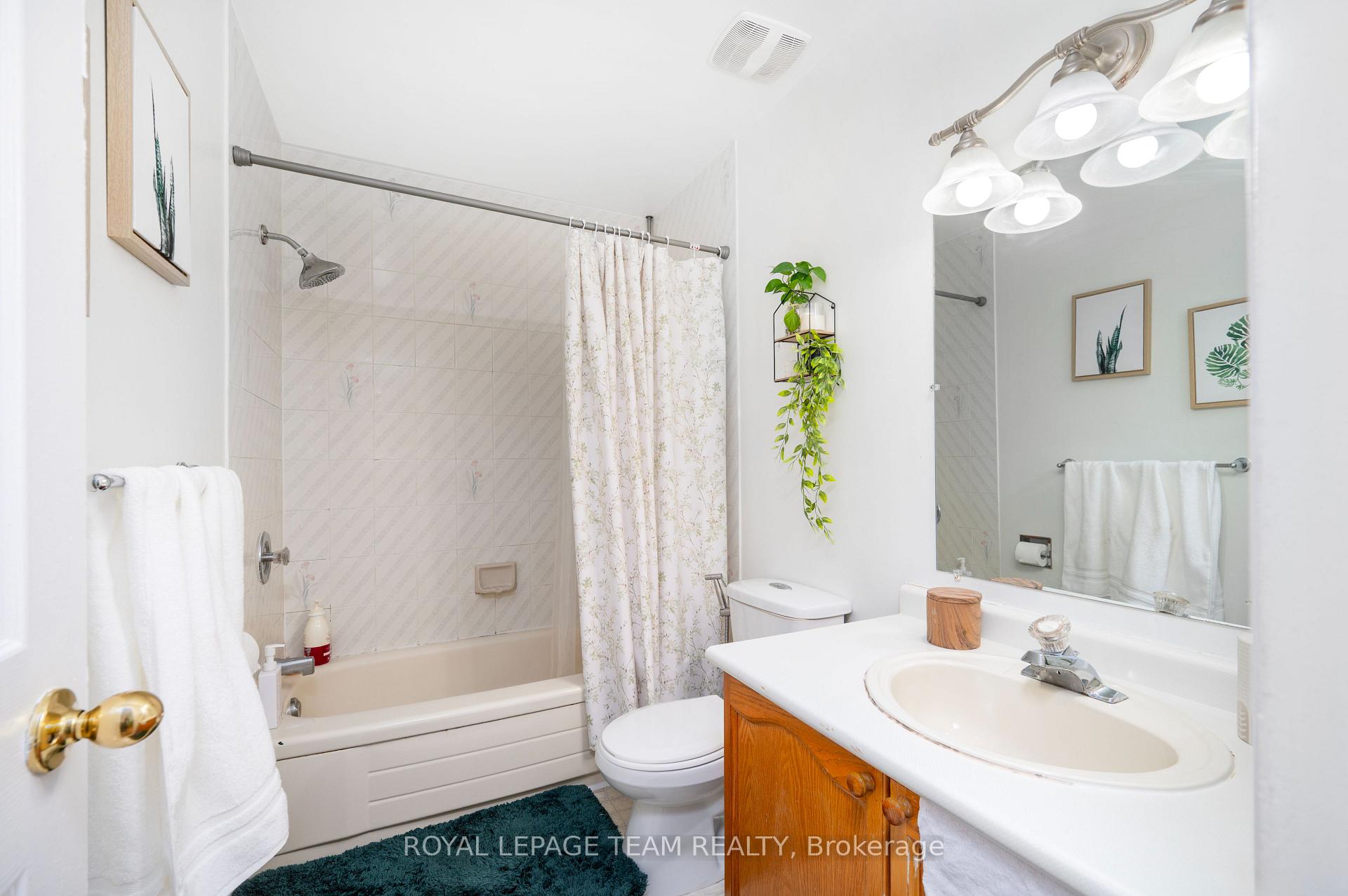 Photo 21 of 53 Havenhurst Crescent, Ottawa, Hunt Club Park/Greenboro — HOMEH