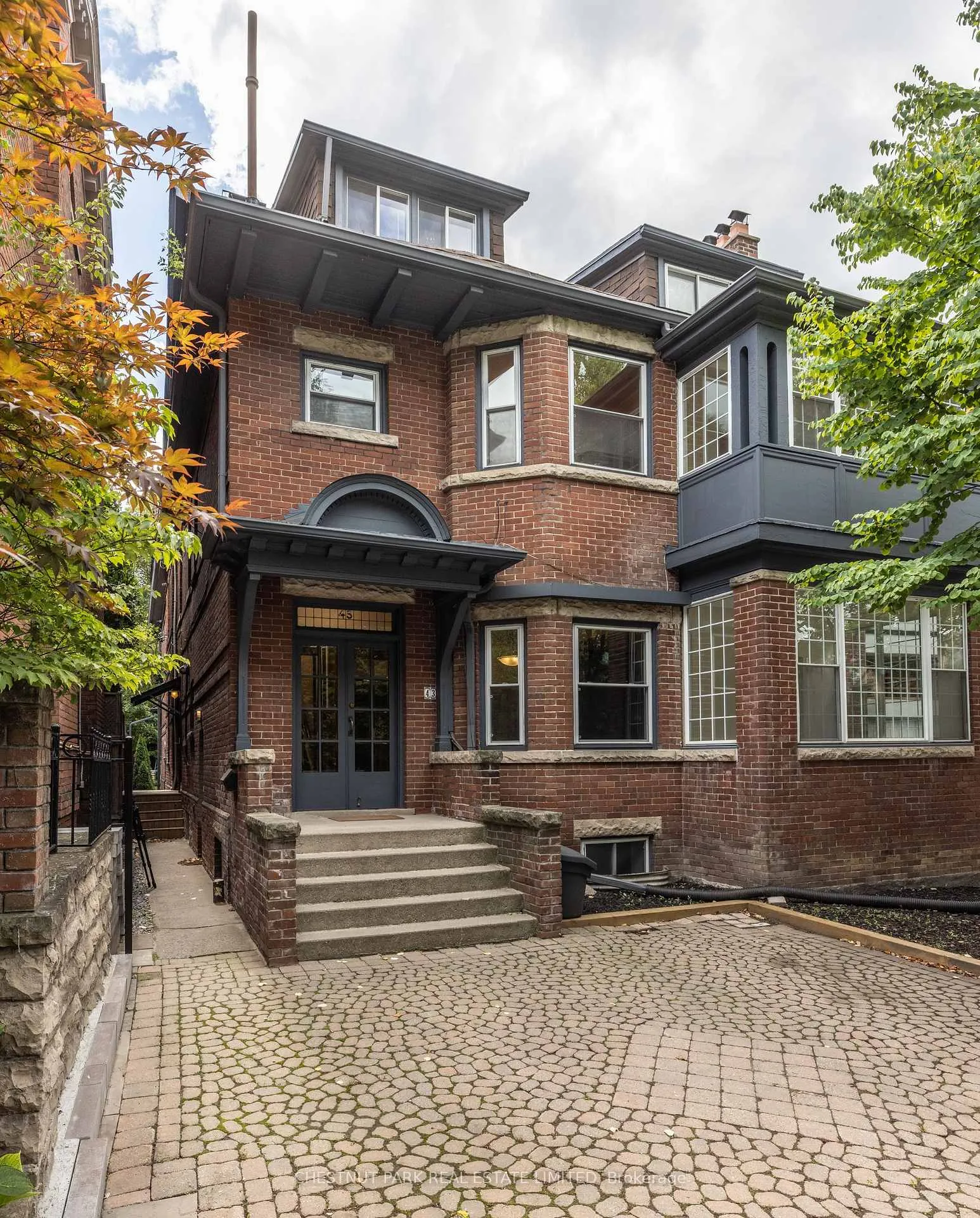 Front of Unit 2, 43 Elm Avenue