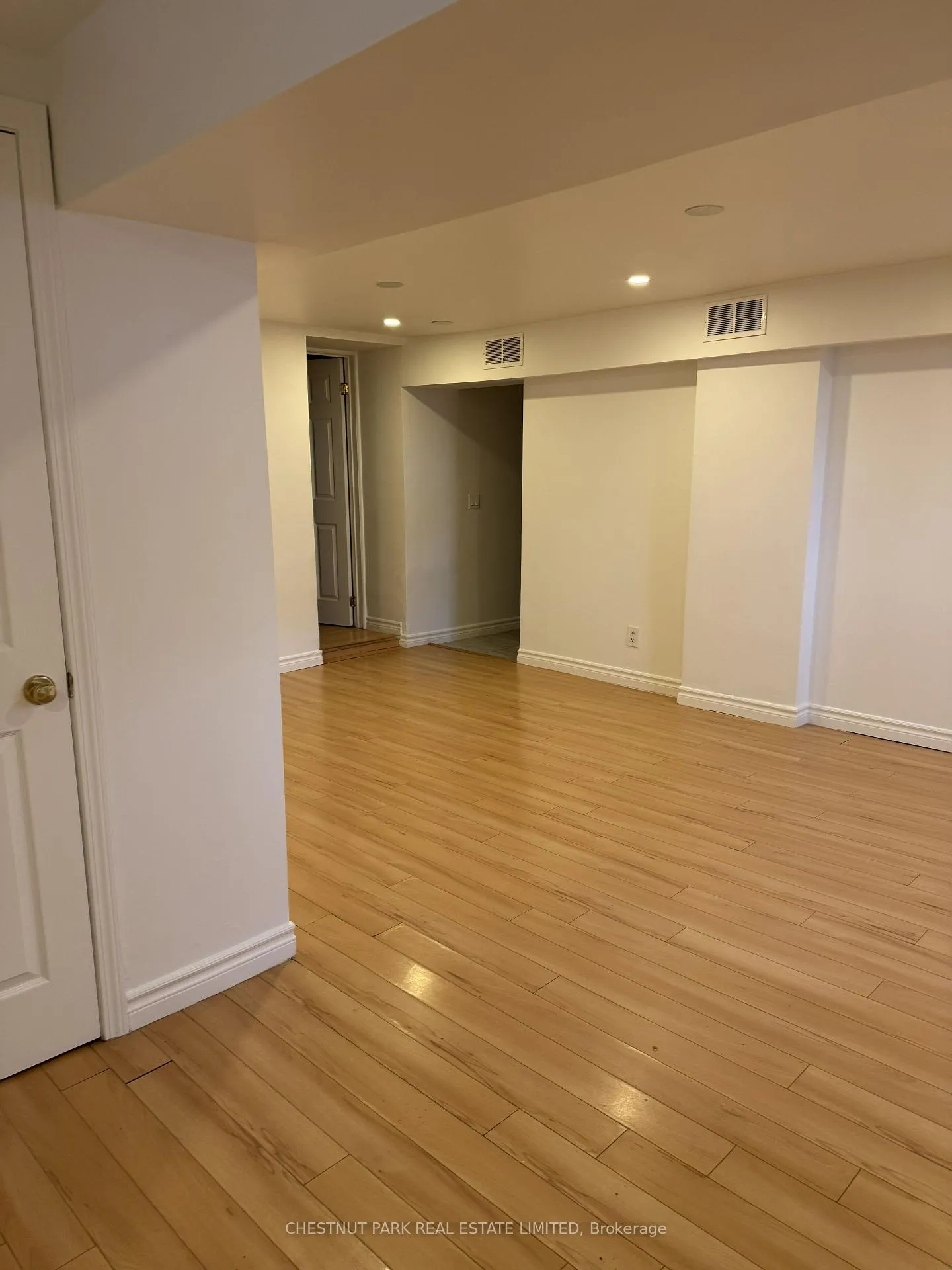 Photo 3 of Unit 3, 43 Elm Avenue, Toronto, Rosedale-Moore Park — HOMEH