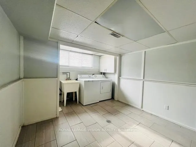 Photo 23 of Unit Upper, 461 Paddington Crescent, Oshawa, Centennial — HOMEH