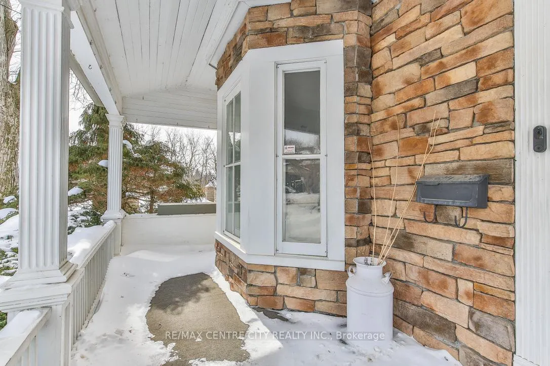 Photo 4 of 54 William Street, St. Thomas — HOMEH