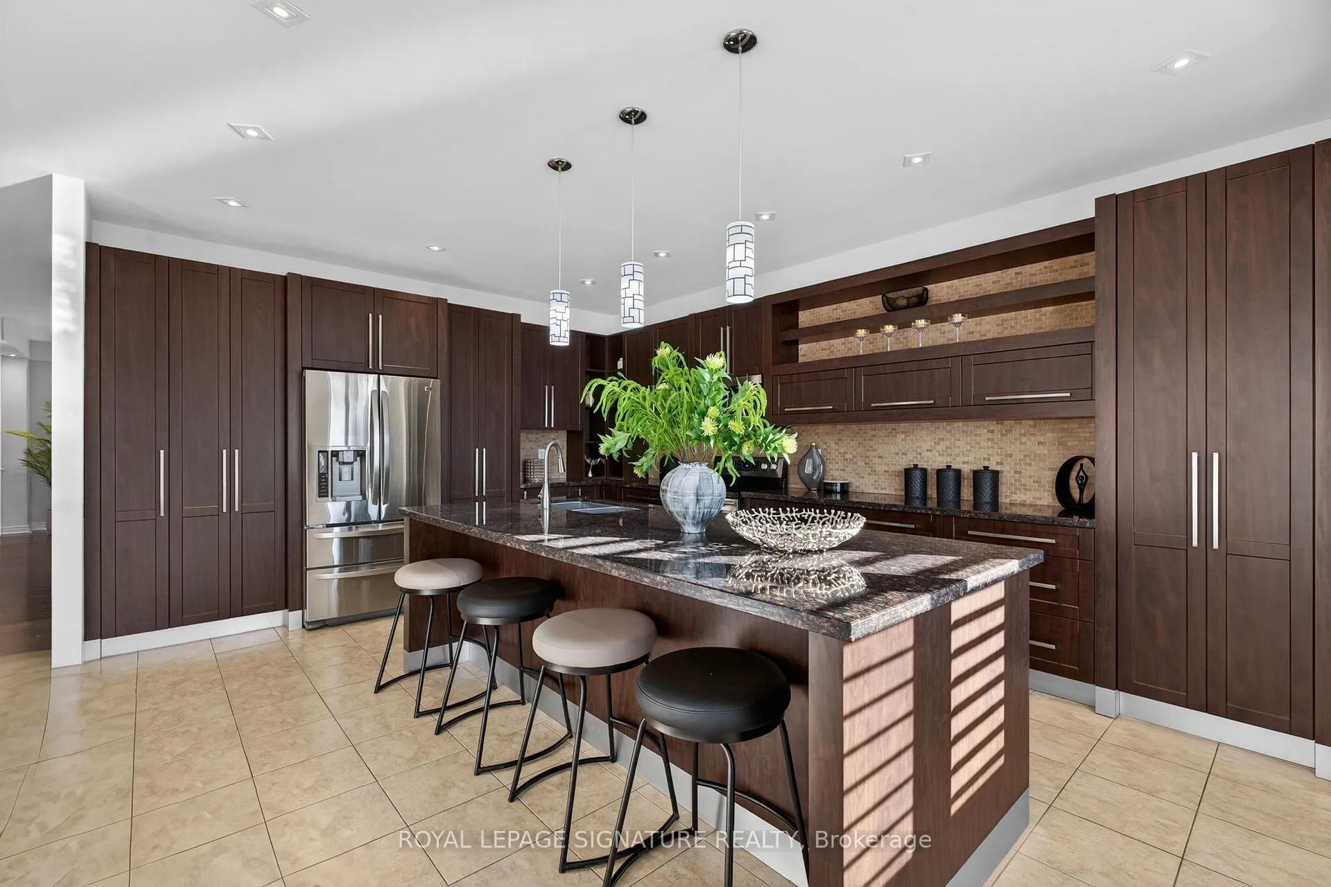 Photo 19 of 34 Gesher Crescent, Vaughan, Patterson — HOMEH