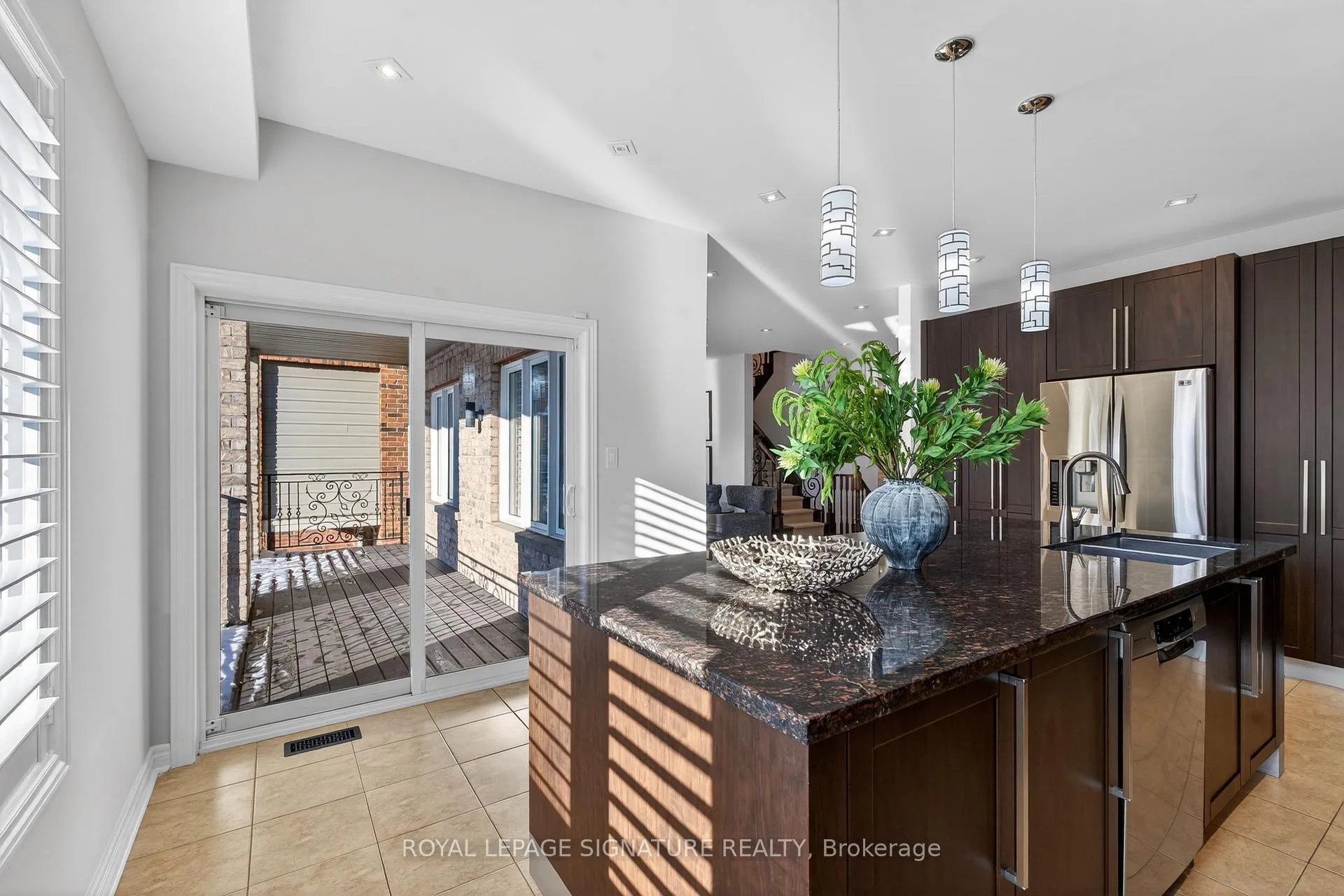 Photo 23 of 34 Gesher Crescent, Vaughan, Patterson — HOMEH