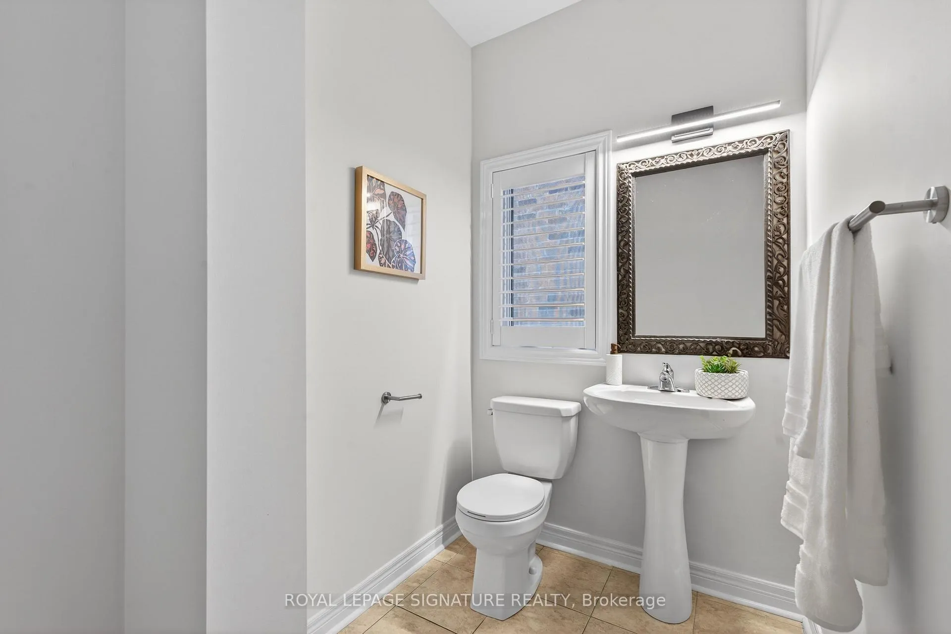 Photo 25 of 34 Gesher Crescent, Vaughan, Patterson — HOMEH
