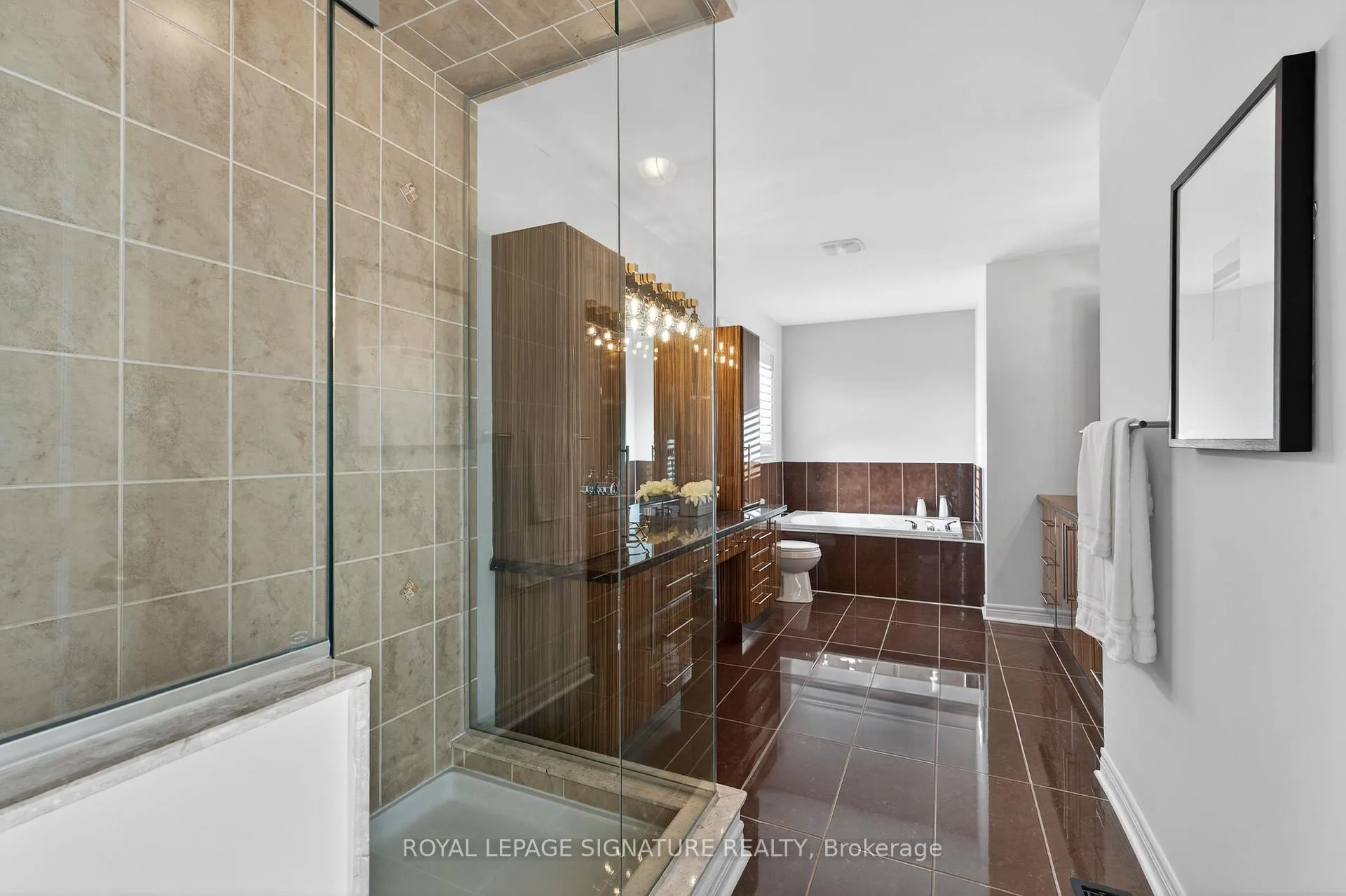 Photo 30 of 34 Gesher Crescent, Vaughan, Patterson — HOMEH