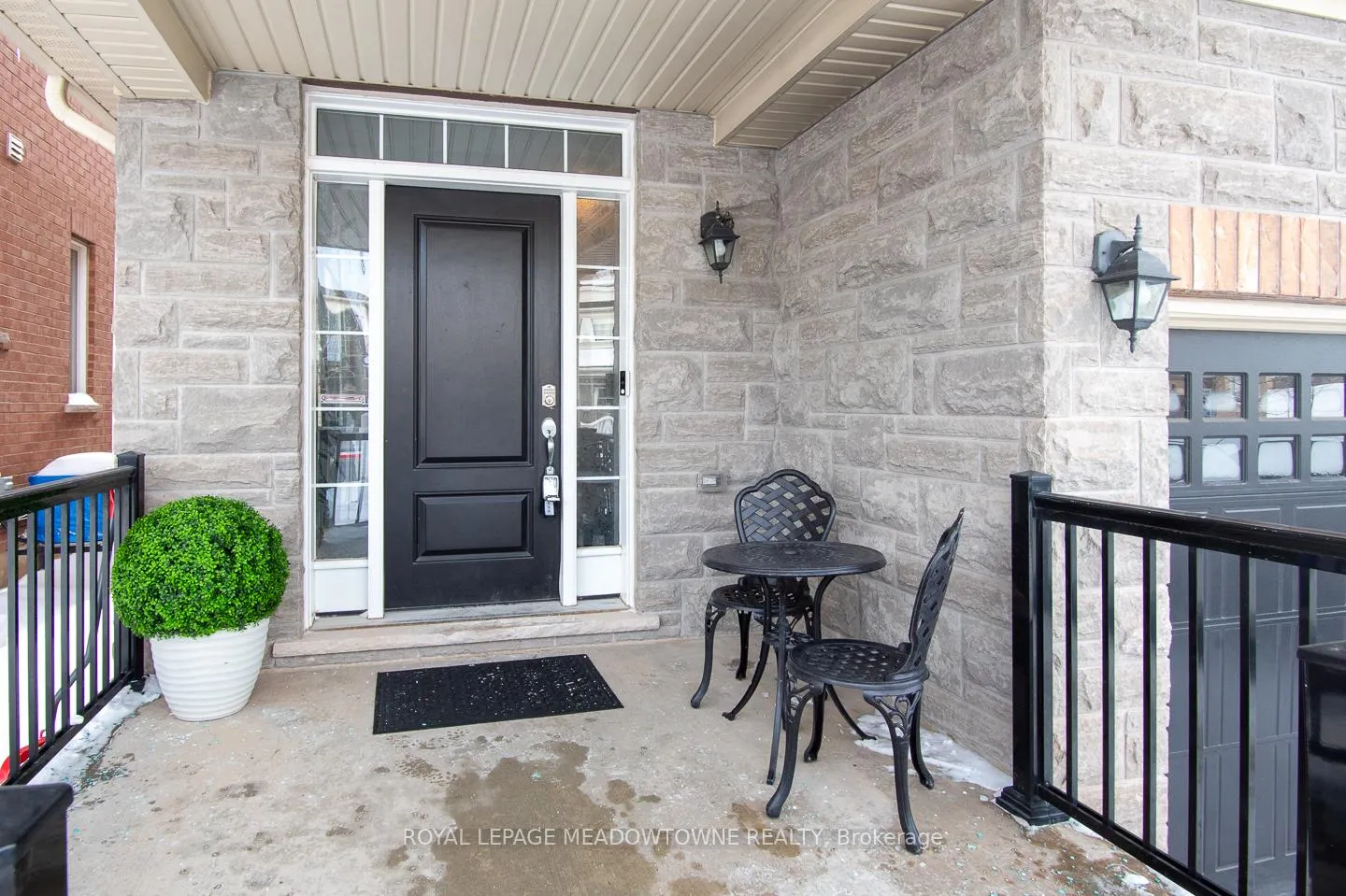 Photo 3 of 843 Miltonbrook Crescent, Milton, Willmott — HOMEH