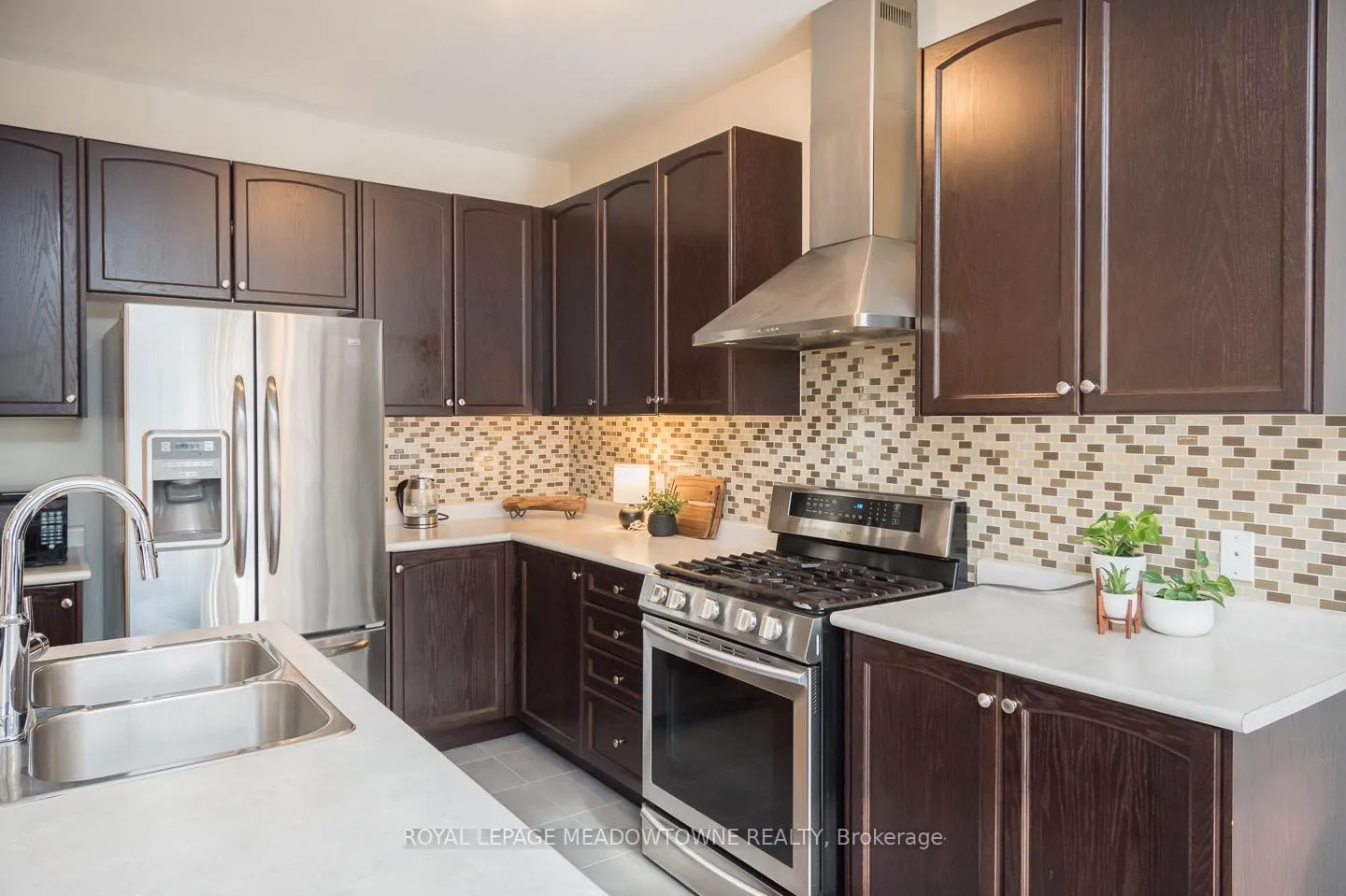 Photo 12 of 843 Miltonbrook Crescent, Milton, Willmott — HOMEH