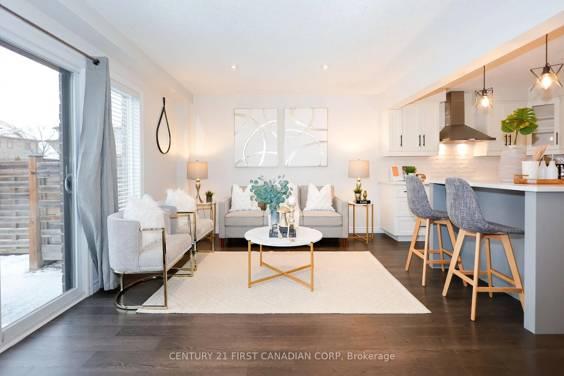 Photo 8 of Unit 9, 2040 Shore Road, London, South A — HOMEH