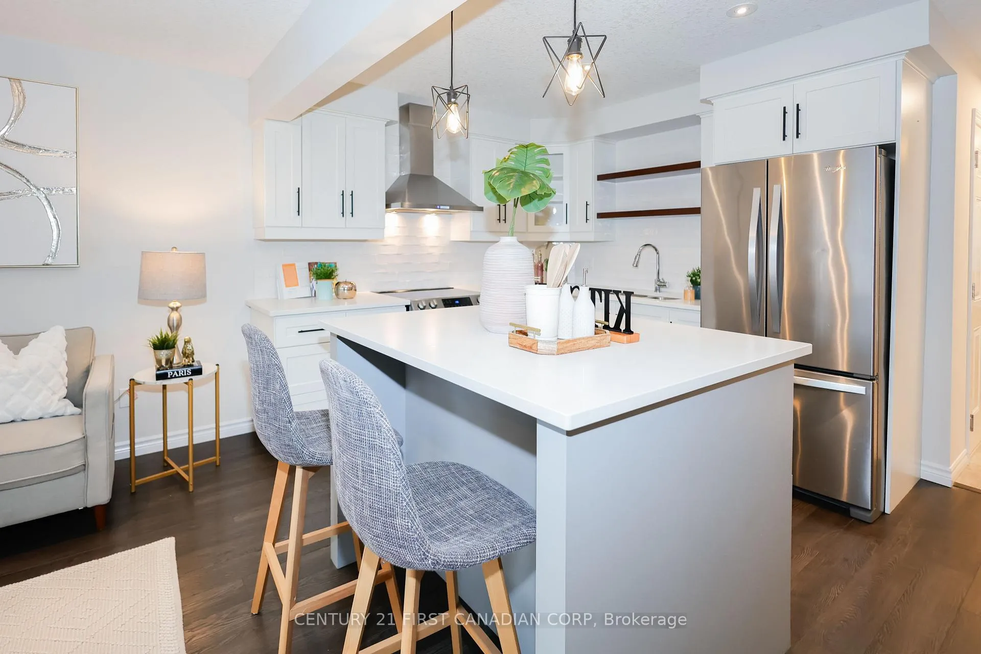 Photo 11 of Unit 9, 2040 Shore Road, London, South A — HOMEH