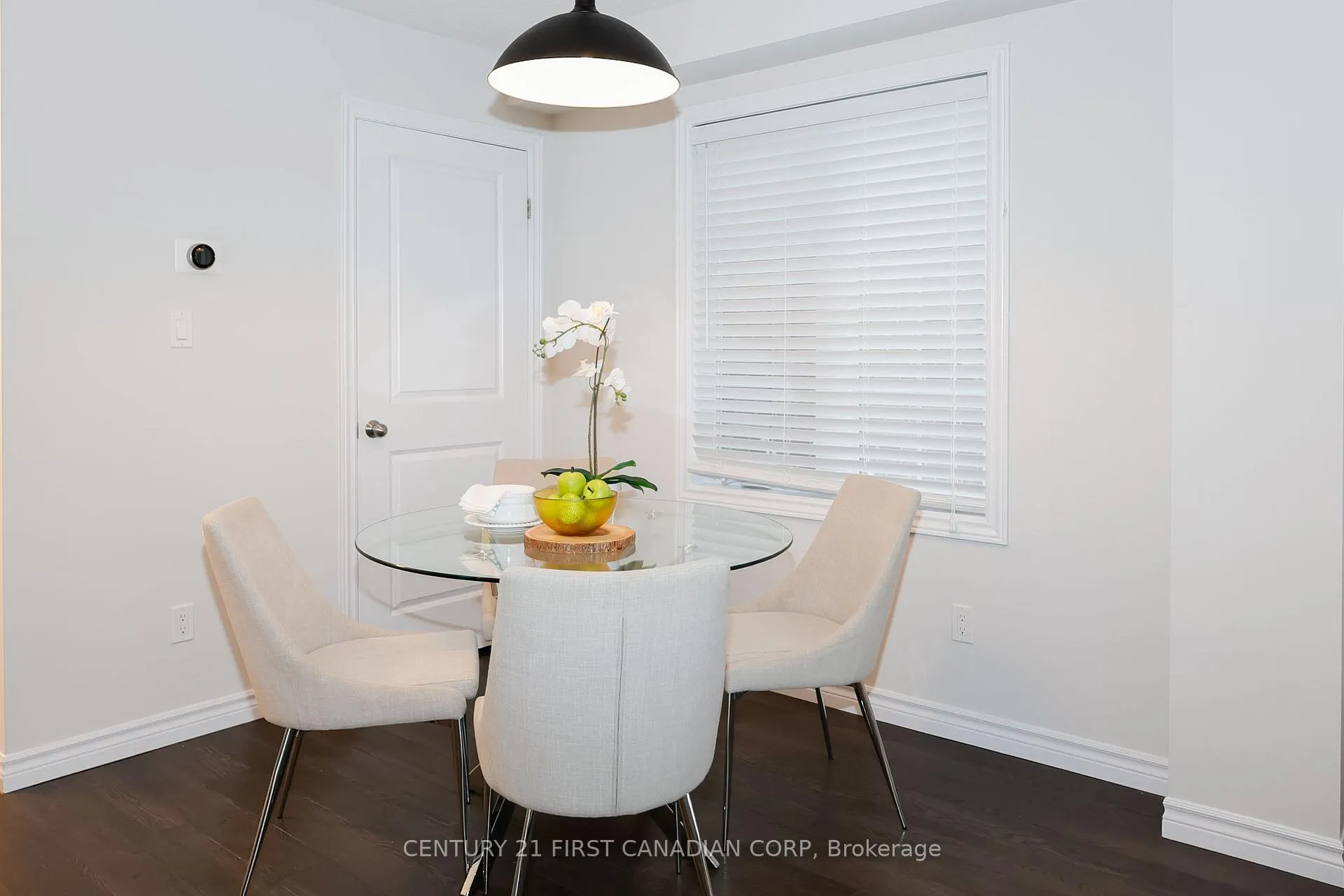 Photo 13 of Unit 9, 2040 Shore Road, London, South A — HOMEH