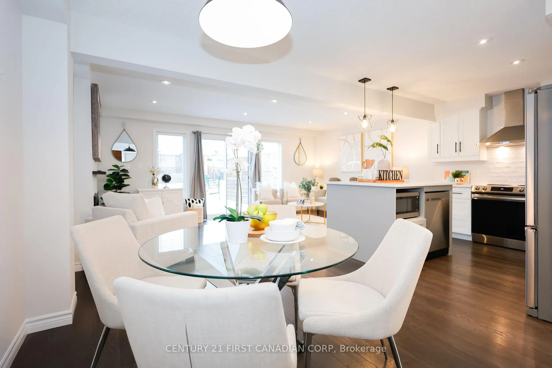 Photo 14 of Unit 9, 2040 Shore Road, London, South A — HOMEH
