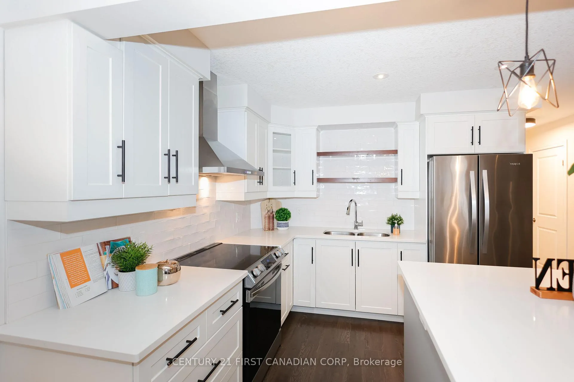 Photo 16 of Unit 9, 2040 Shore Road, London, South A — HOMEH