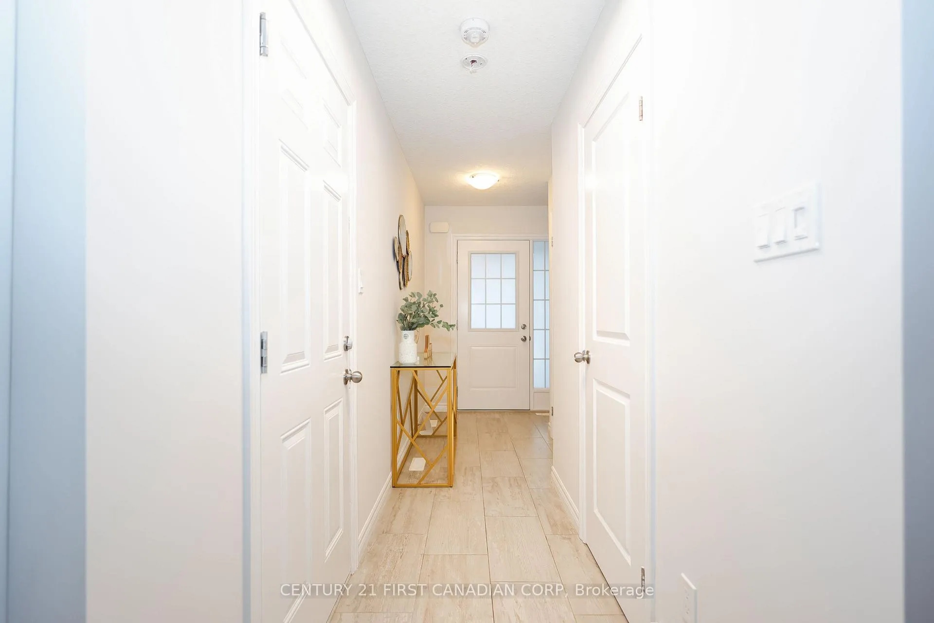 Photo 19 of Unit 9, 2040 Shore Road, London, South A — HOMEH
