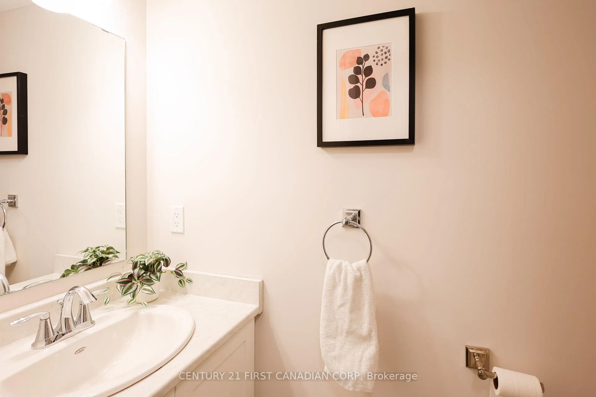 Photo 20 of Unit 9, 2040 Shore Road, London, South A — HOMEH