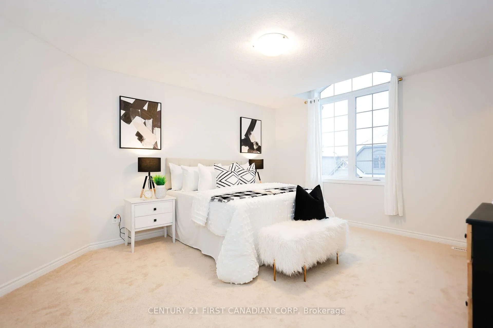 Photo 24 of Unit 9, 2040 Shore Road, London, South A — HOMEH