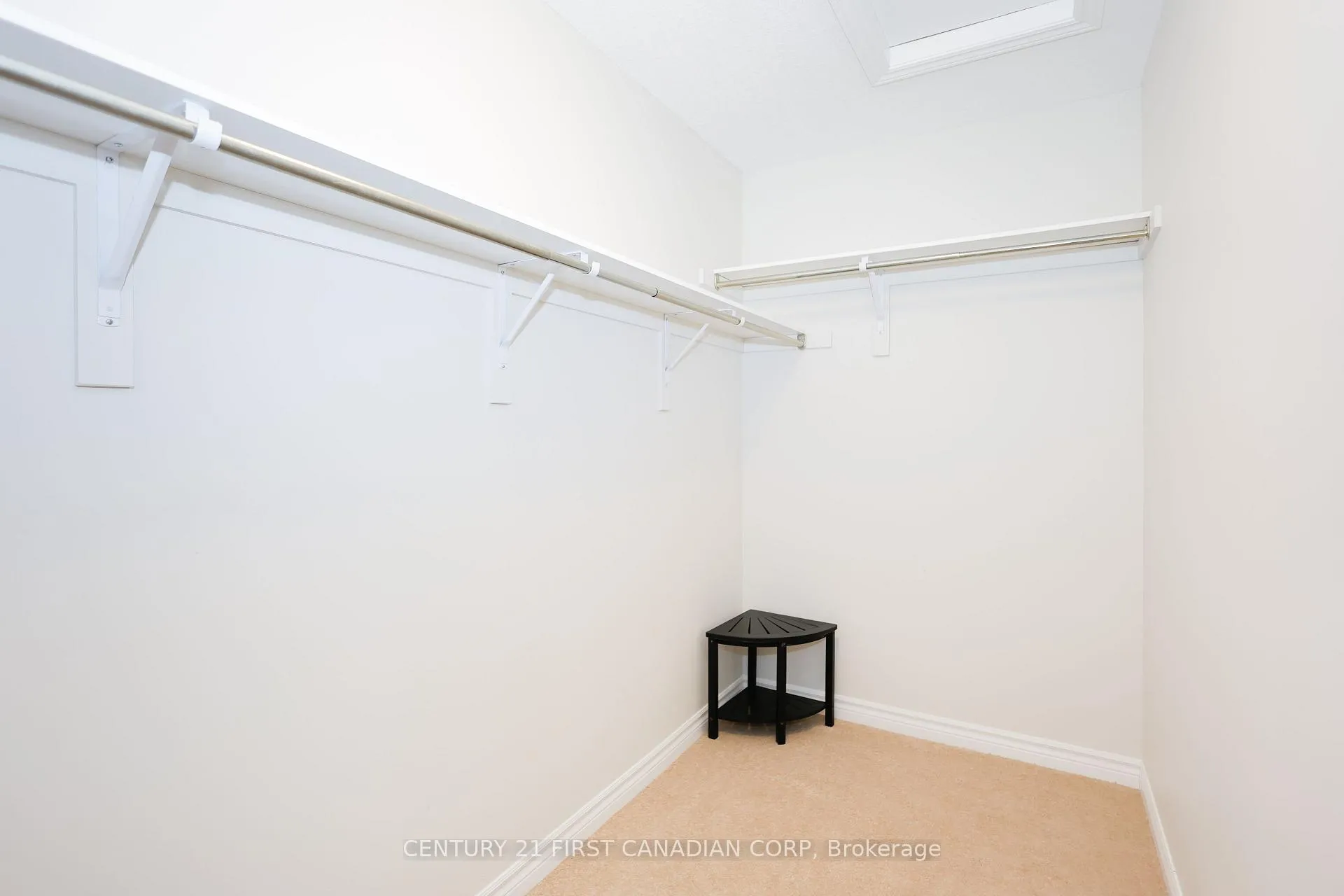 Photo 28 of Unit 9, 2040 Shore Road, London, South A — HOMEH