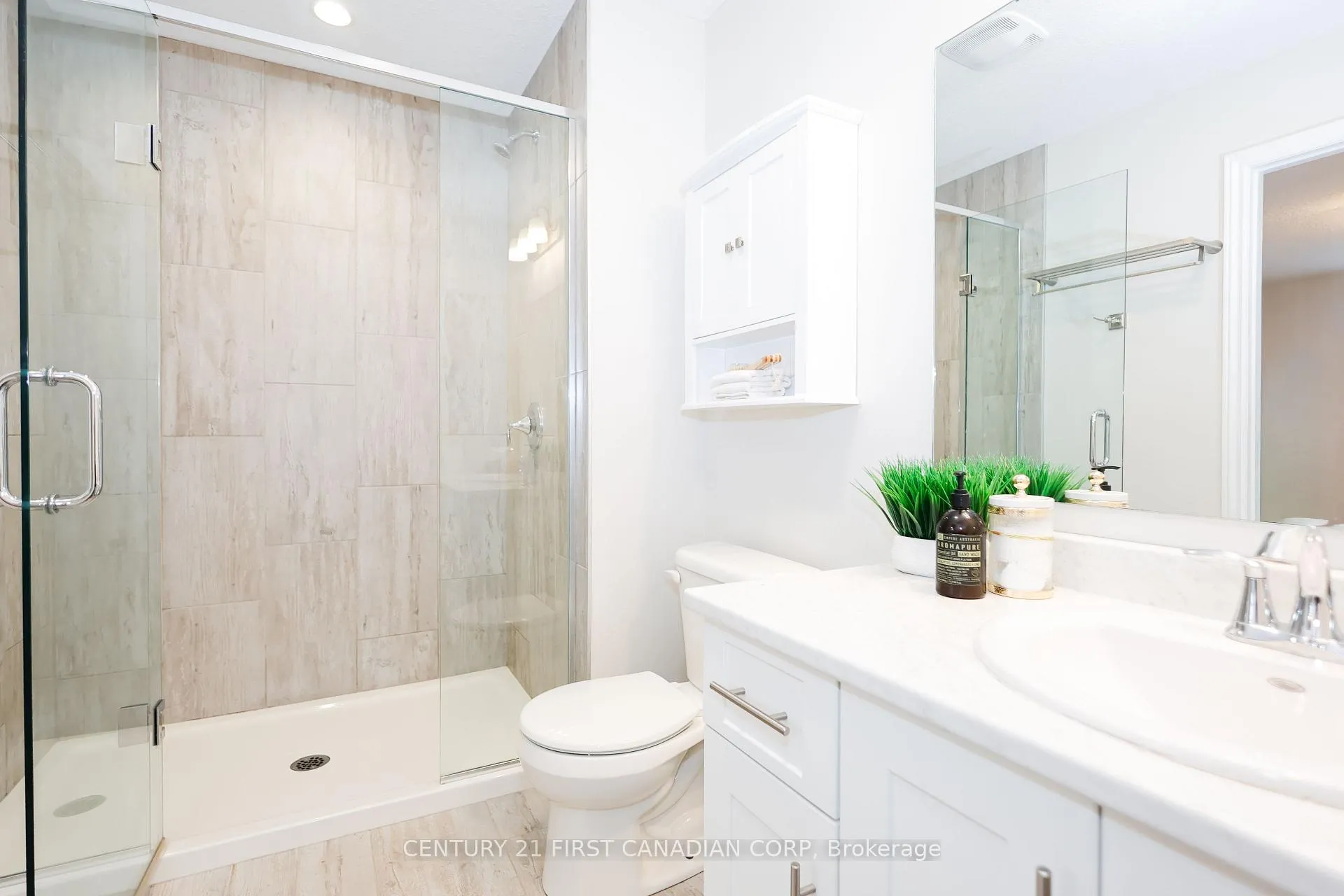 Photo 29 of Unit 9, 2040 Shore Road, London, South A — HOMEH