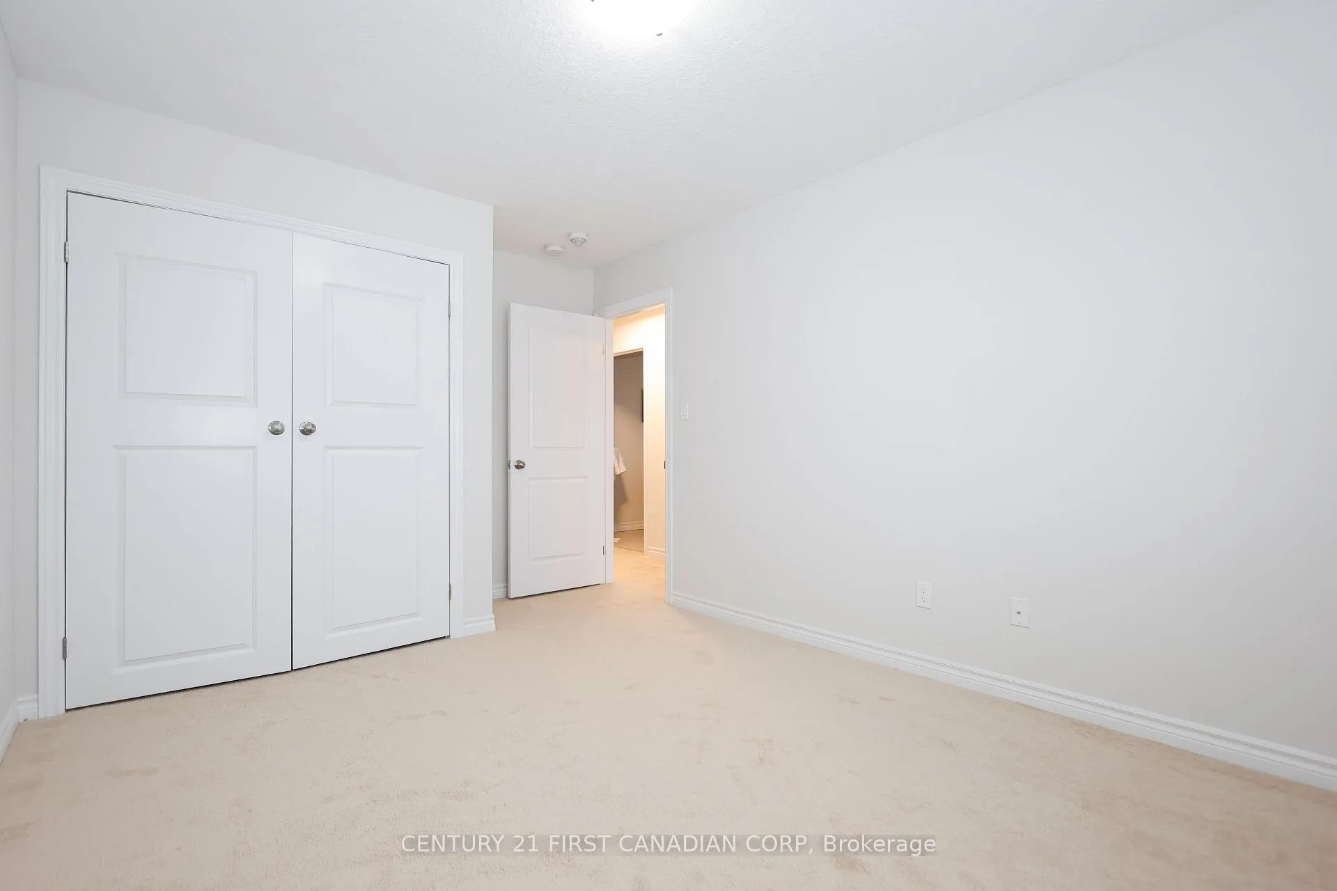Photo 33 of Unit 9, 2040 Shore Road, London, South A — HOMEH