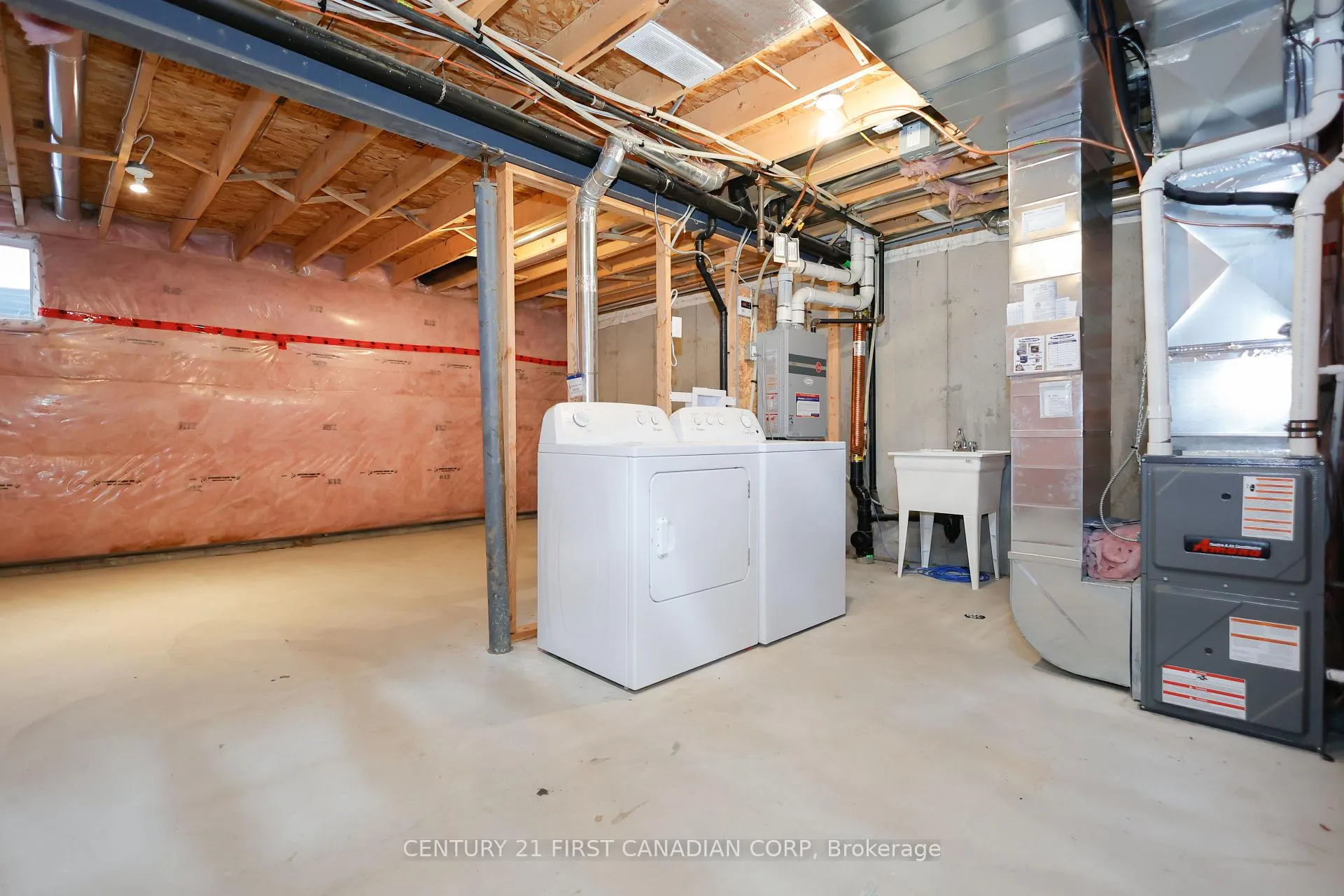 Photo 37 of Unit 9, 2040 Shore Road, London, South A — HOMEH
