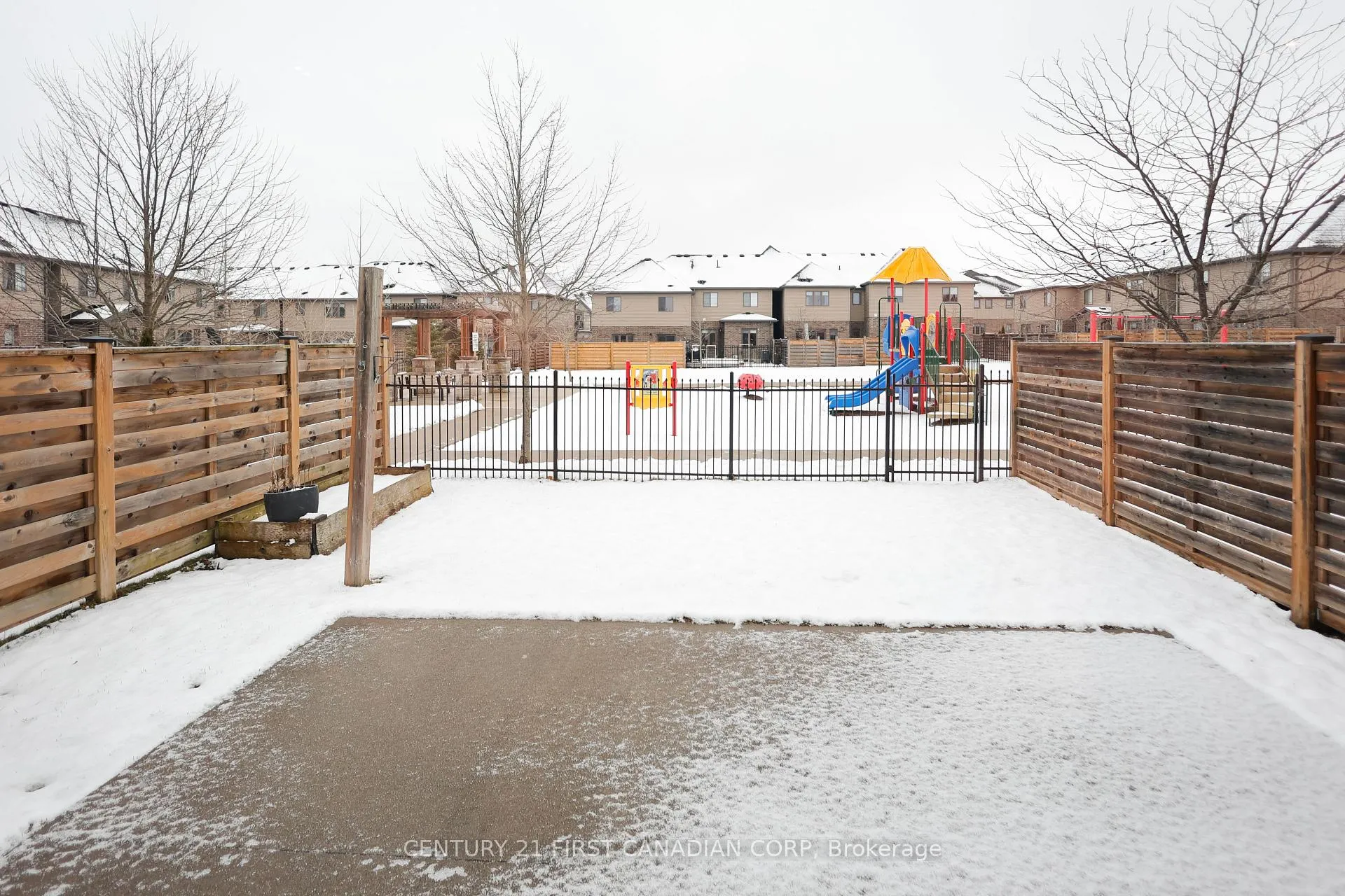 Photo 40 of Unit 9, 2040 Shore Road, London, South A — HOMEH