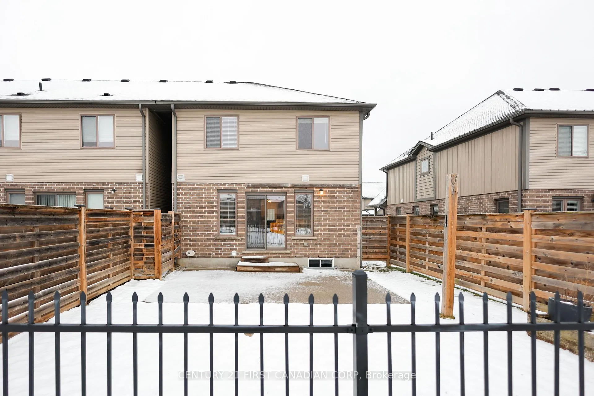 Photo 42 of Unit 9, 2040 Shore Road, London, South A — HOMEH