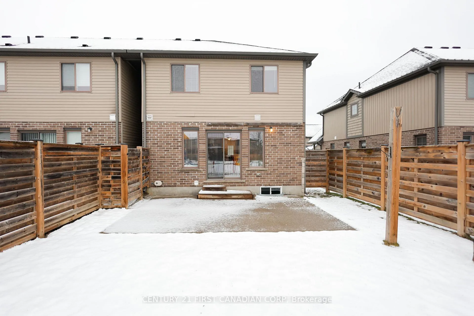 Photo 43 of Unit 9, 2040 Shore Road, London, South A — HOMEH